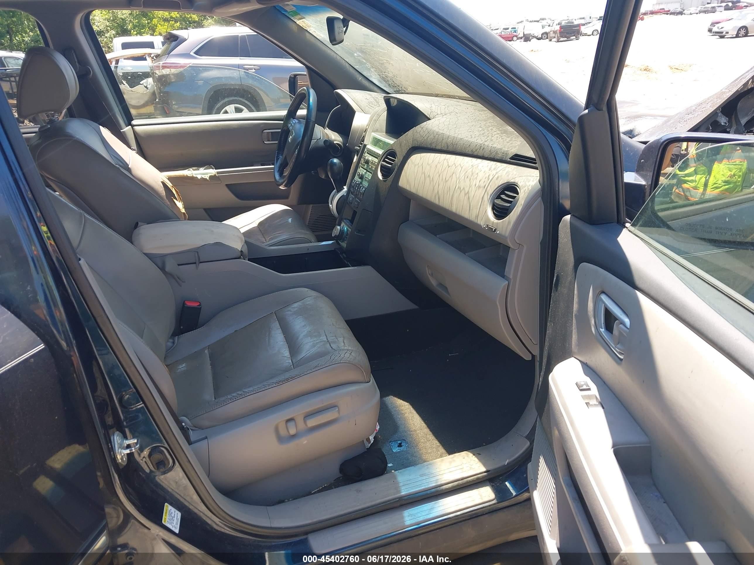 2010 Honda Pilot Touring Black vin: 5FNYF3H92AB008299