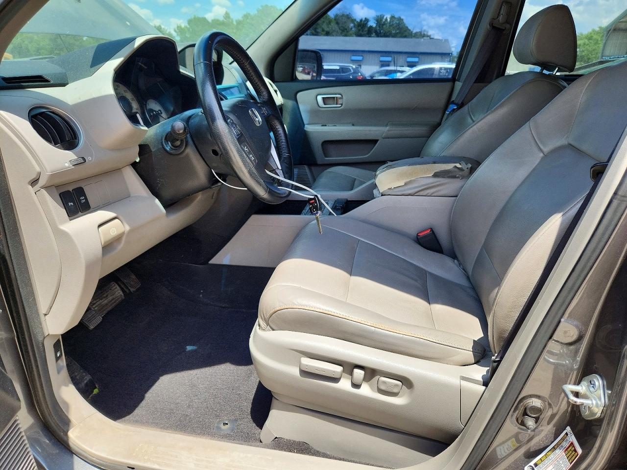 2010 Honda Pilot Touring Gray vin: 5FNYF3H92AB008979