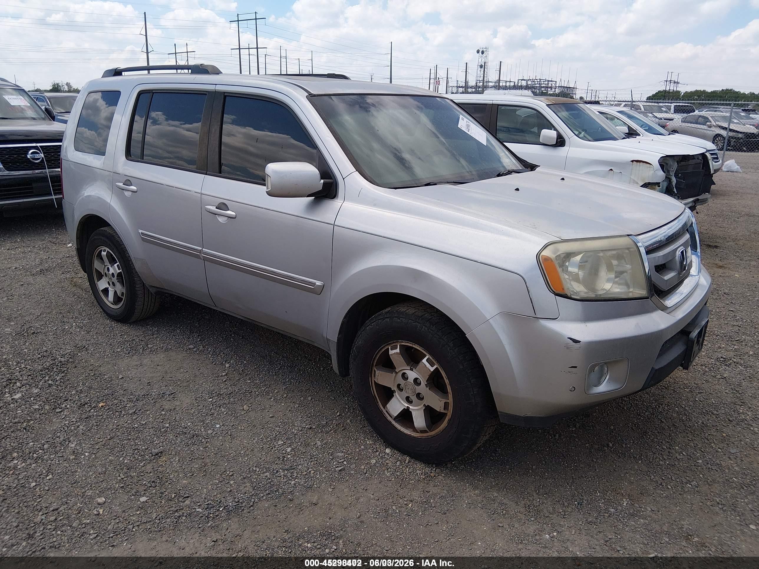 2010 Honda Pilot Touring Silver vin: 5FNYF3H92AB014782