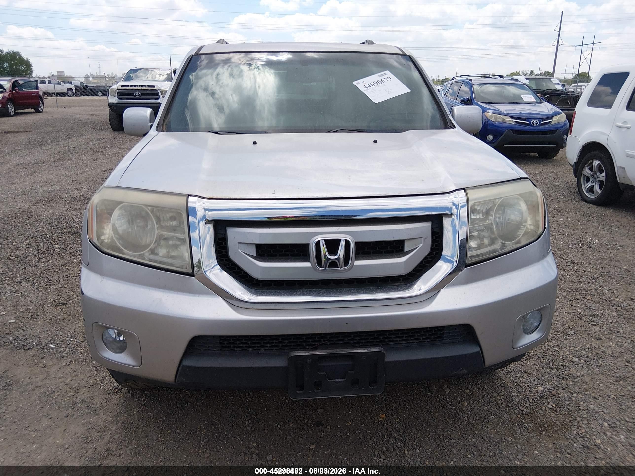 2010 Honda Pilot Touring Silver vin: 5FNYF3H92AB014782