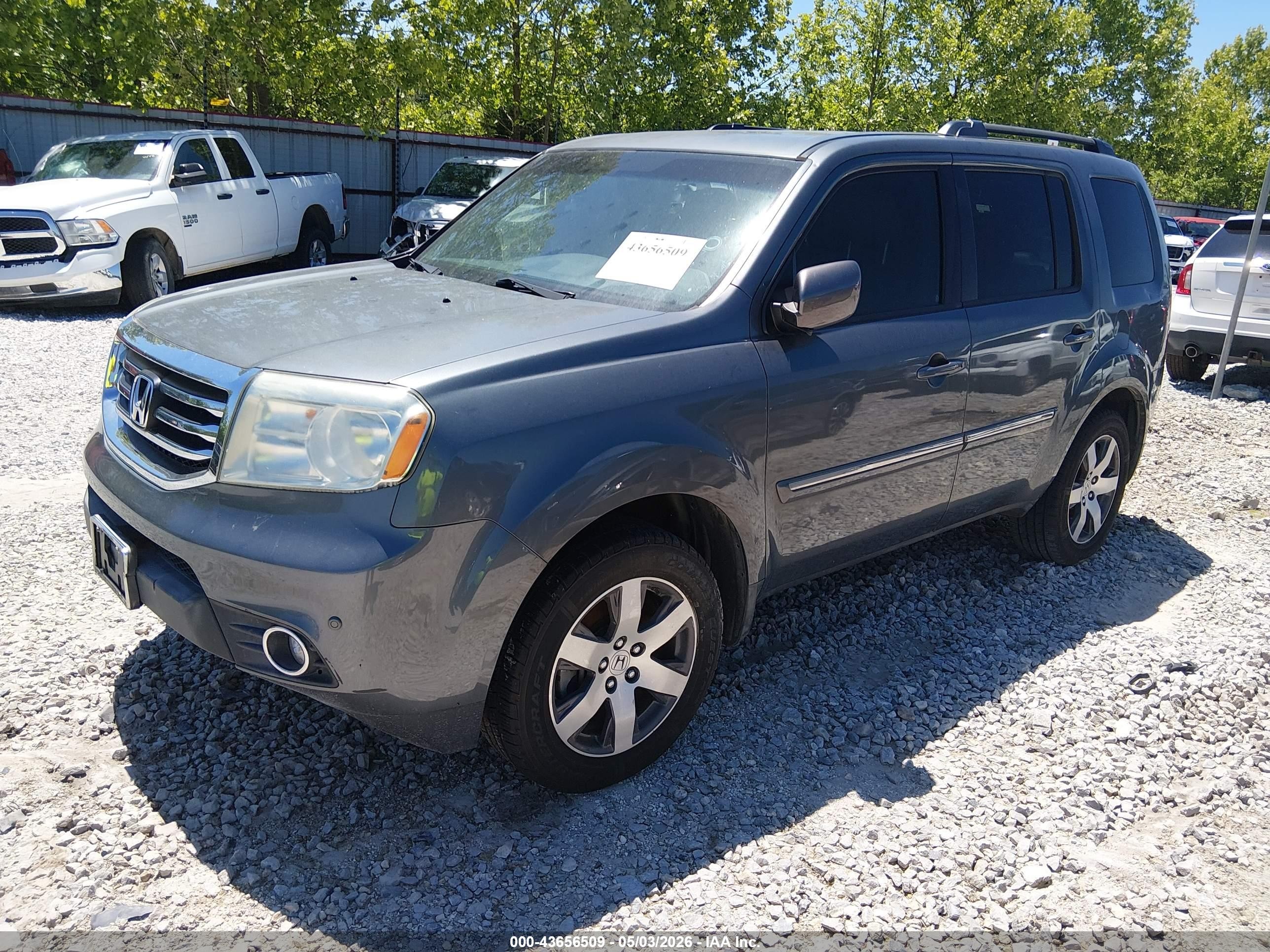 2012 Honda Pilot Touring Gray vin: 5FNYF3H92CB027079