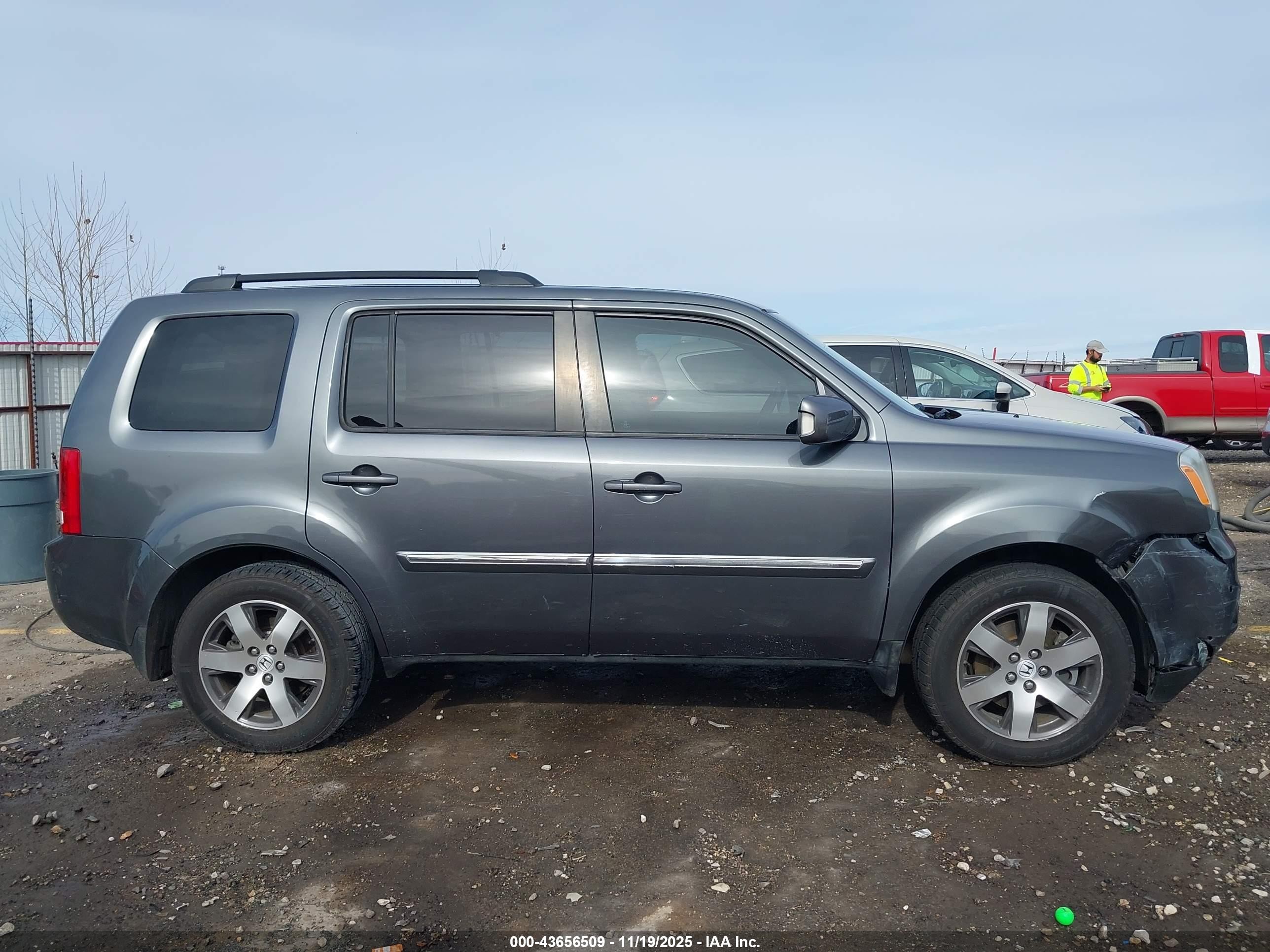 2012 Honda Pilot Touring Gray vin: 5FNYF3H92CB027079