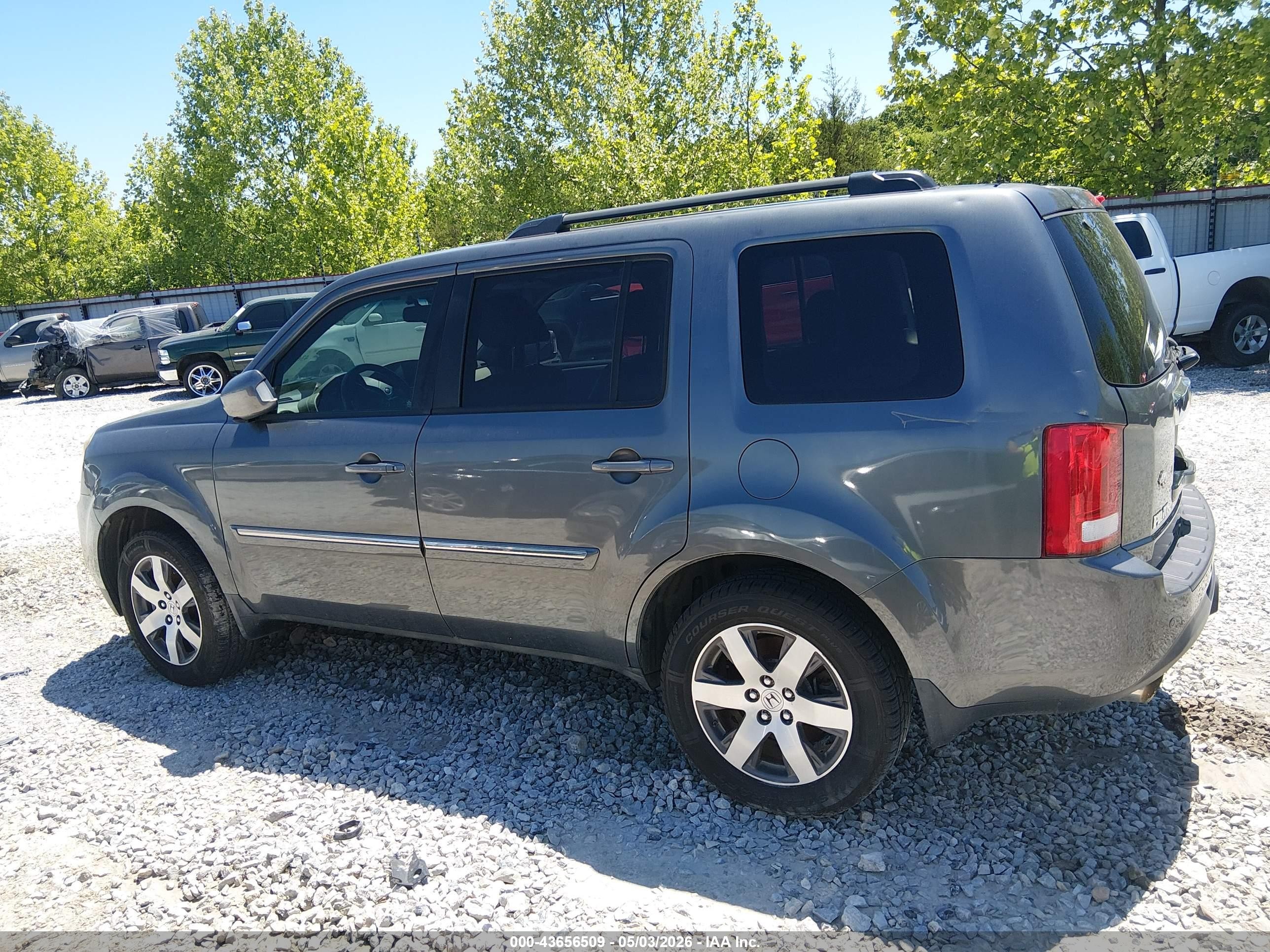 2012 Honda Pilot Touring Gray vin: 5FNYF3H92CB027079