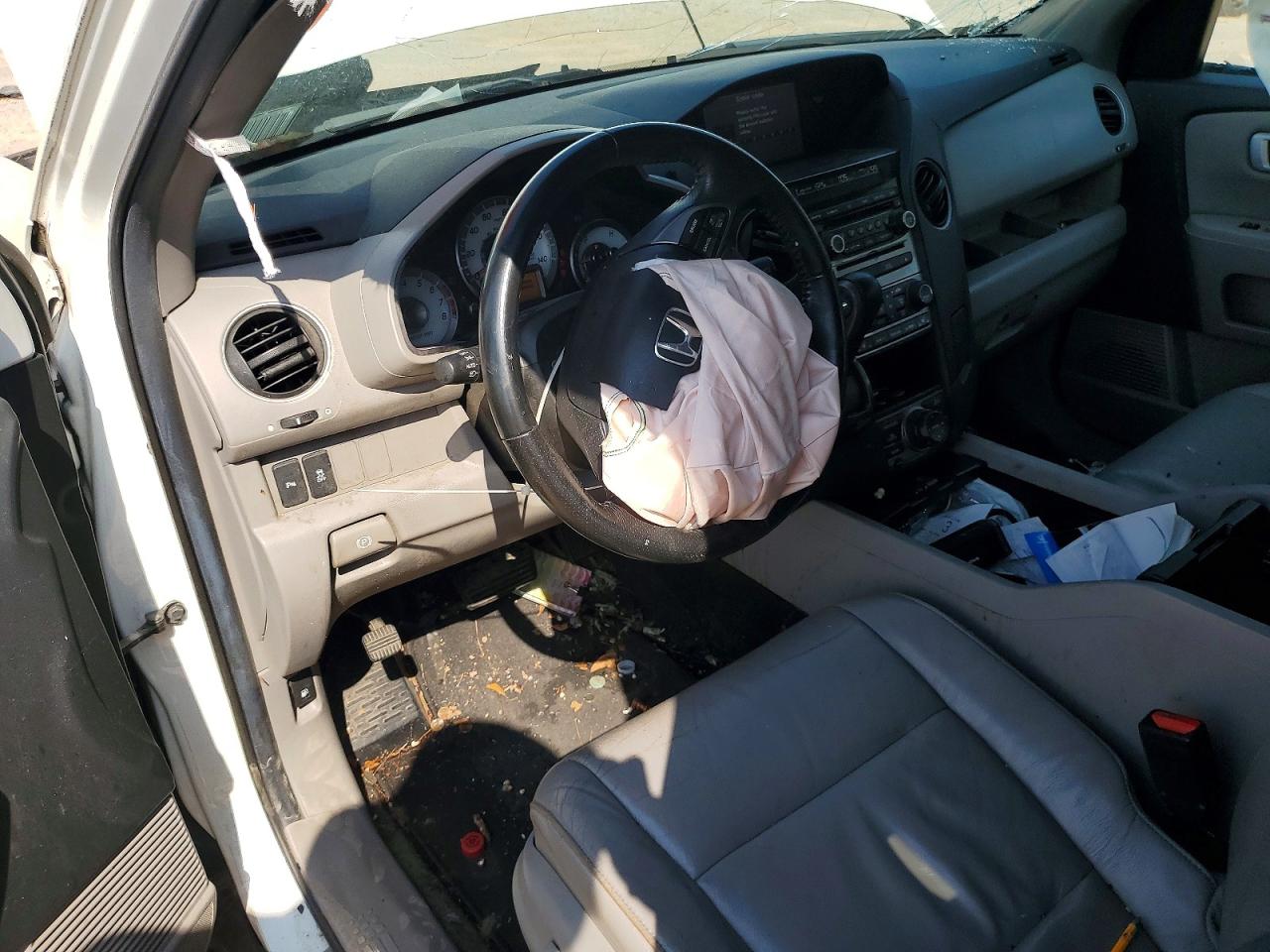 2012 Honda Pilot Touring White vin: 5FNYF3H92CB027096