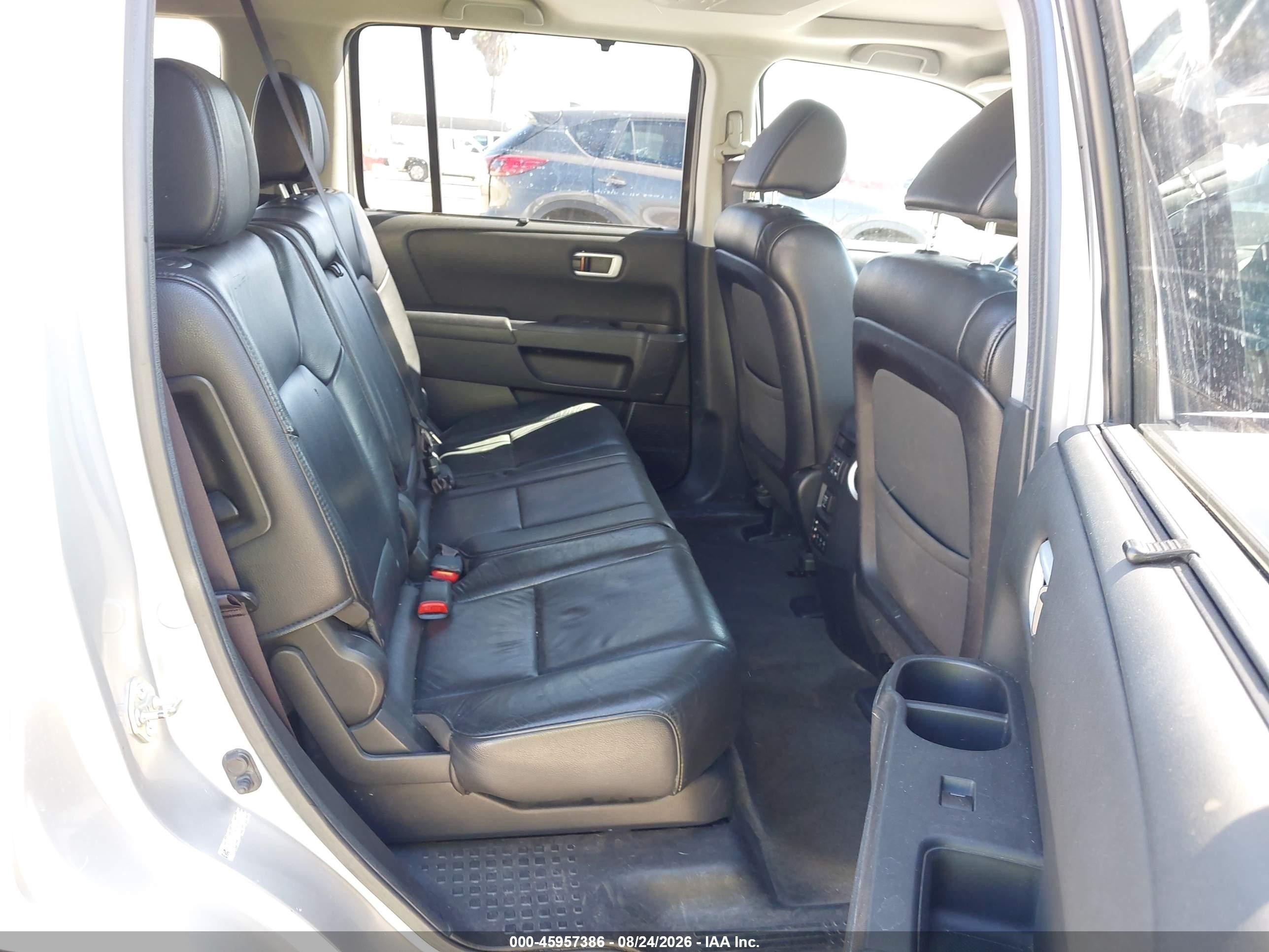 2012 Honda Pilot Touring Silver vin: 5FNYF3H92CB041368
