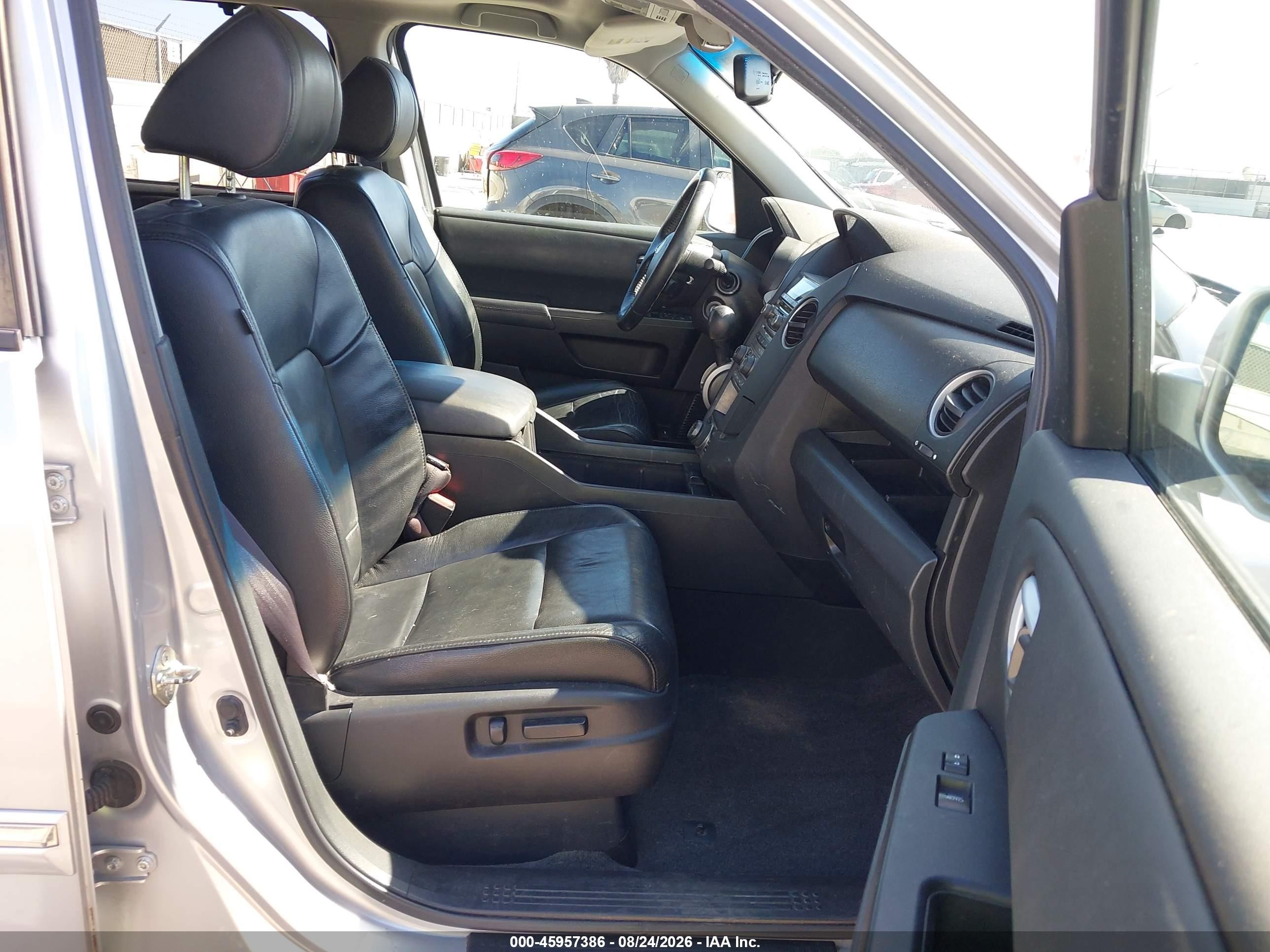 2012 Honda Pilot Touring Silver vin: 5FNYF3H92CB041368