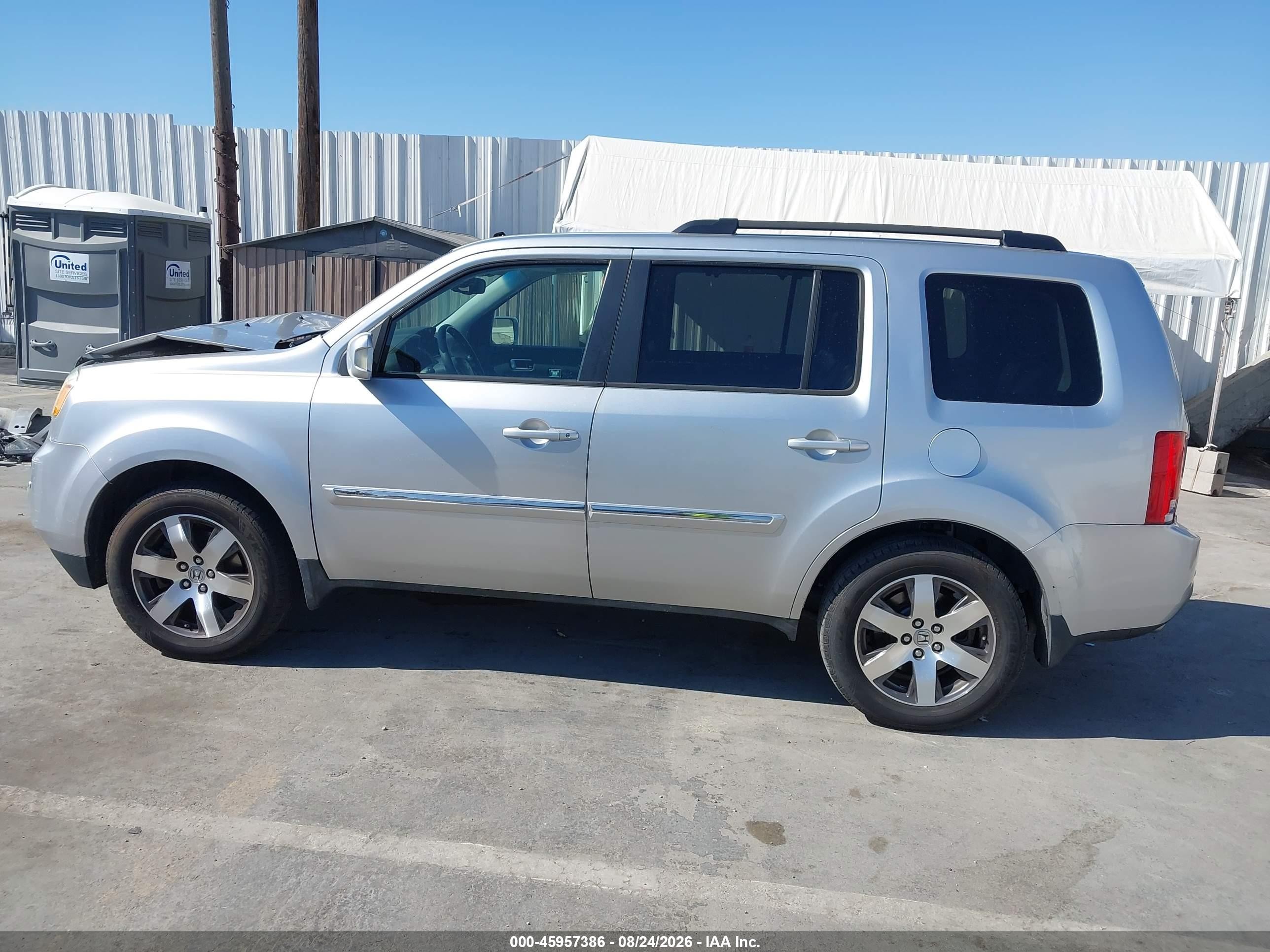 2012 Honda Pilot Touring Silver vin: 5FNYF3H92CB041368
