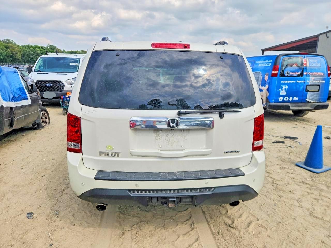 2013 Honda Pilot Touring White vin: 5FNYF3H92DB044420