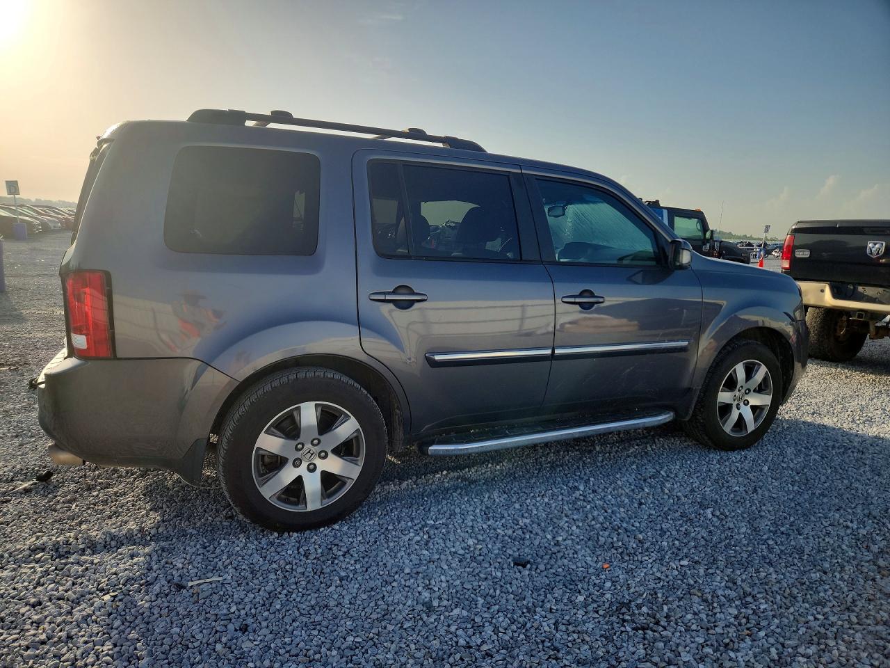 2014 Honda Pilot Touring Gray vin: 5FNYF3H92EB002587