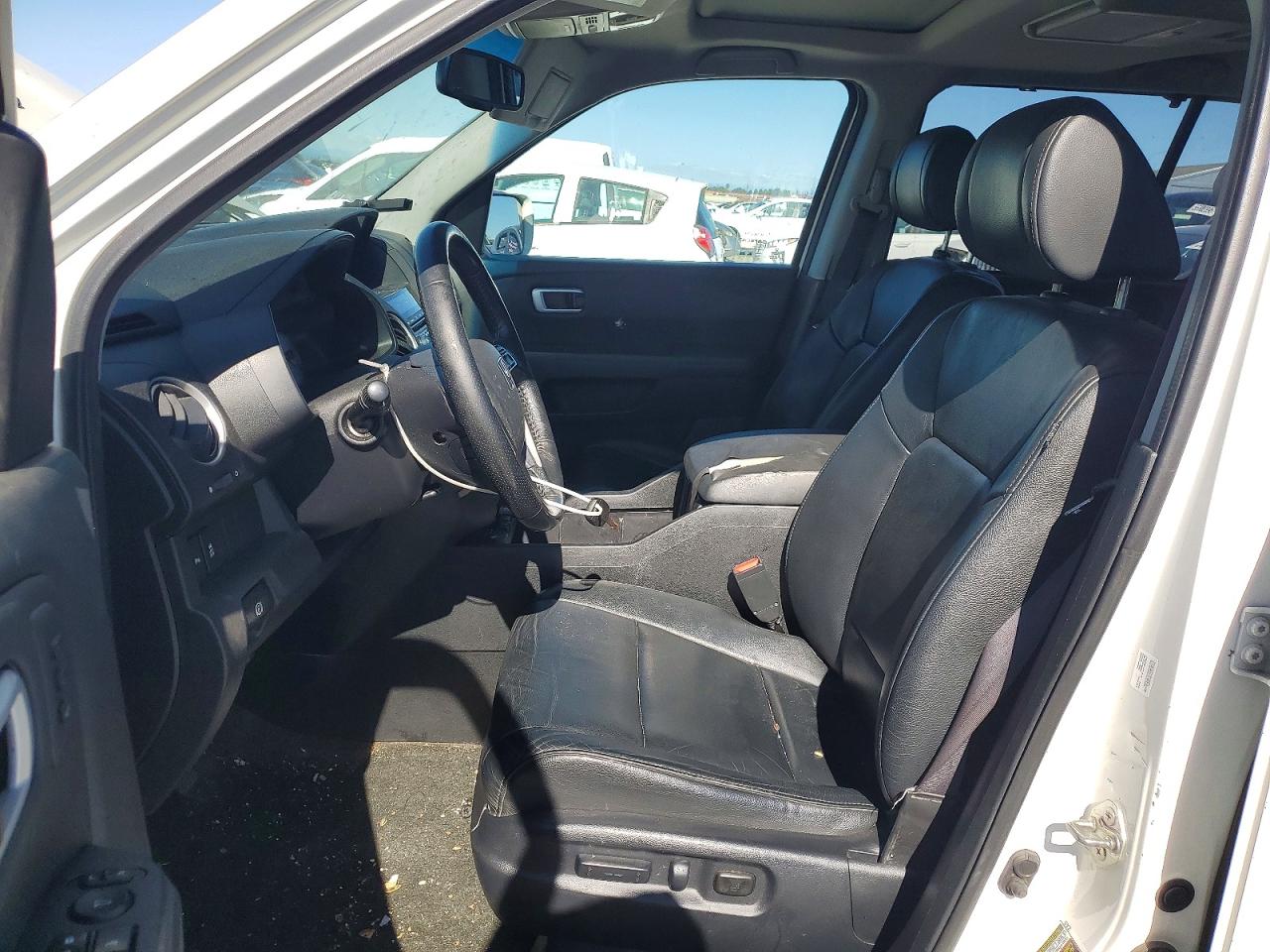 2014 Honda Pilot Touring White vin: 5FNYF3H92EB012455