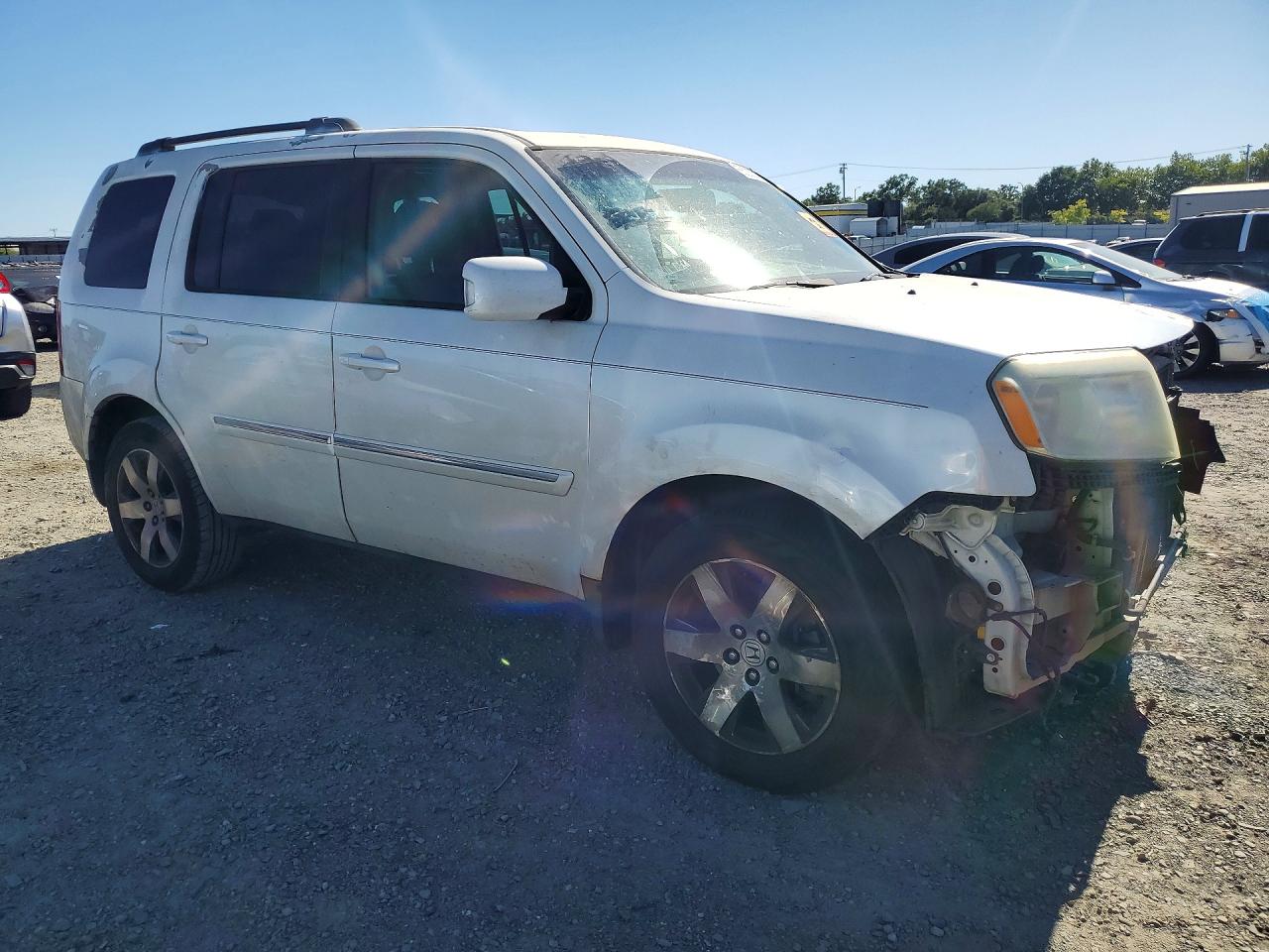 2014 Honda Pilot Touring White vin: 5FNYF3H92EB012455