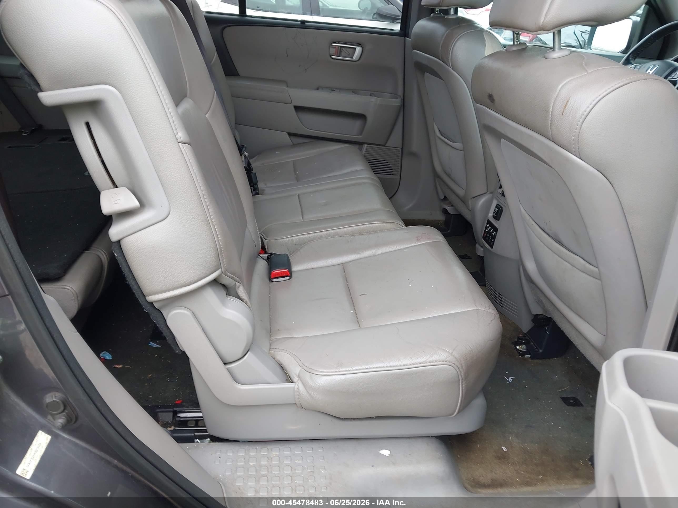 2014 Honda Pilot Touring Gray vin: 5FNYF3H92EB016599