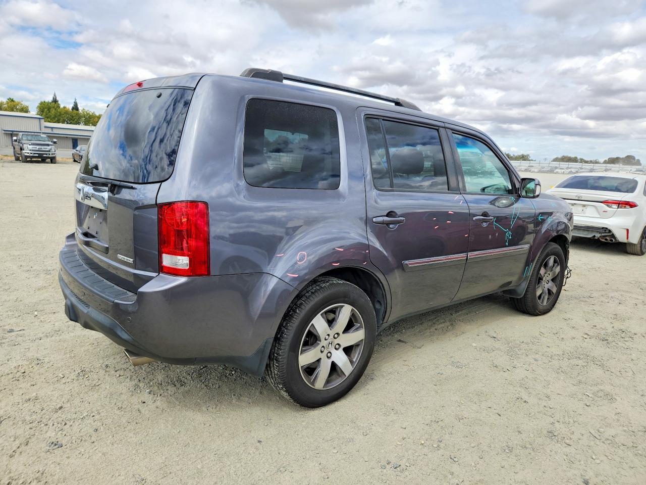 2014 Honda Pilot Touring Gray vin: 5FNYF3H92EB020555