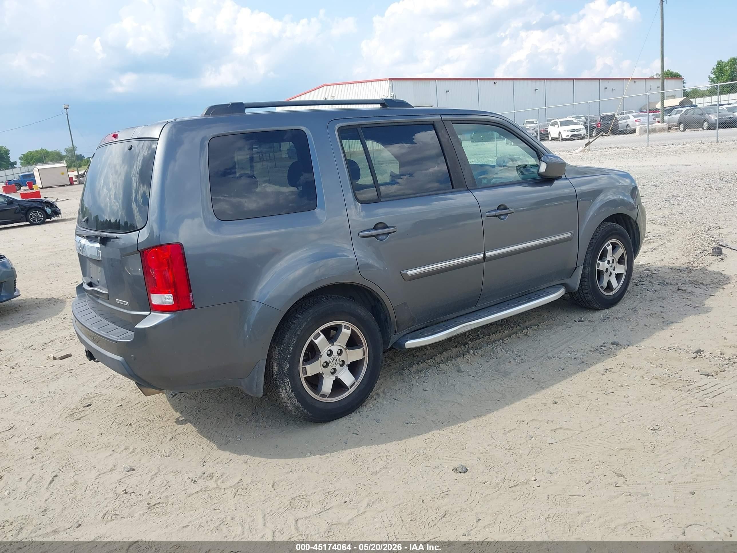 2010 Honda Pilot Touring Gray vin: 5FNYF3H93AB007484