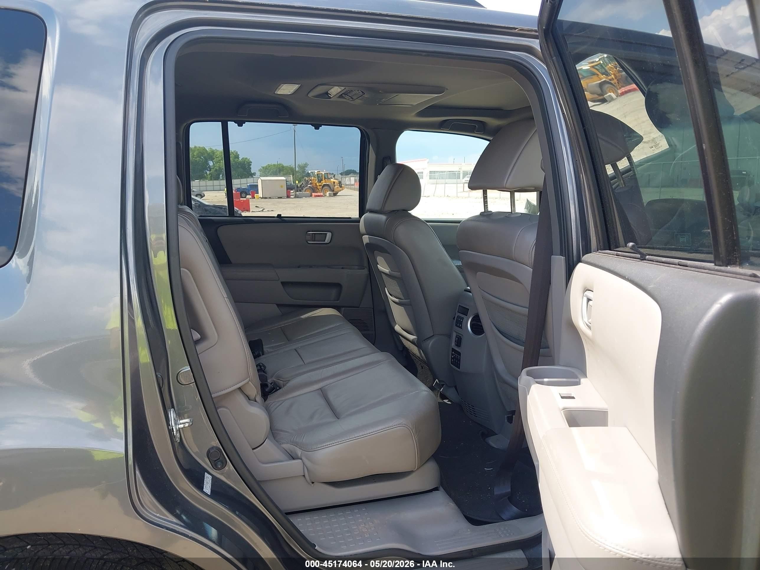 2010 Honda Pilot Touring Gray vin: 5FNYF3H93AB007484