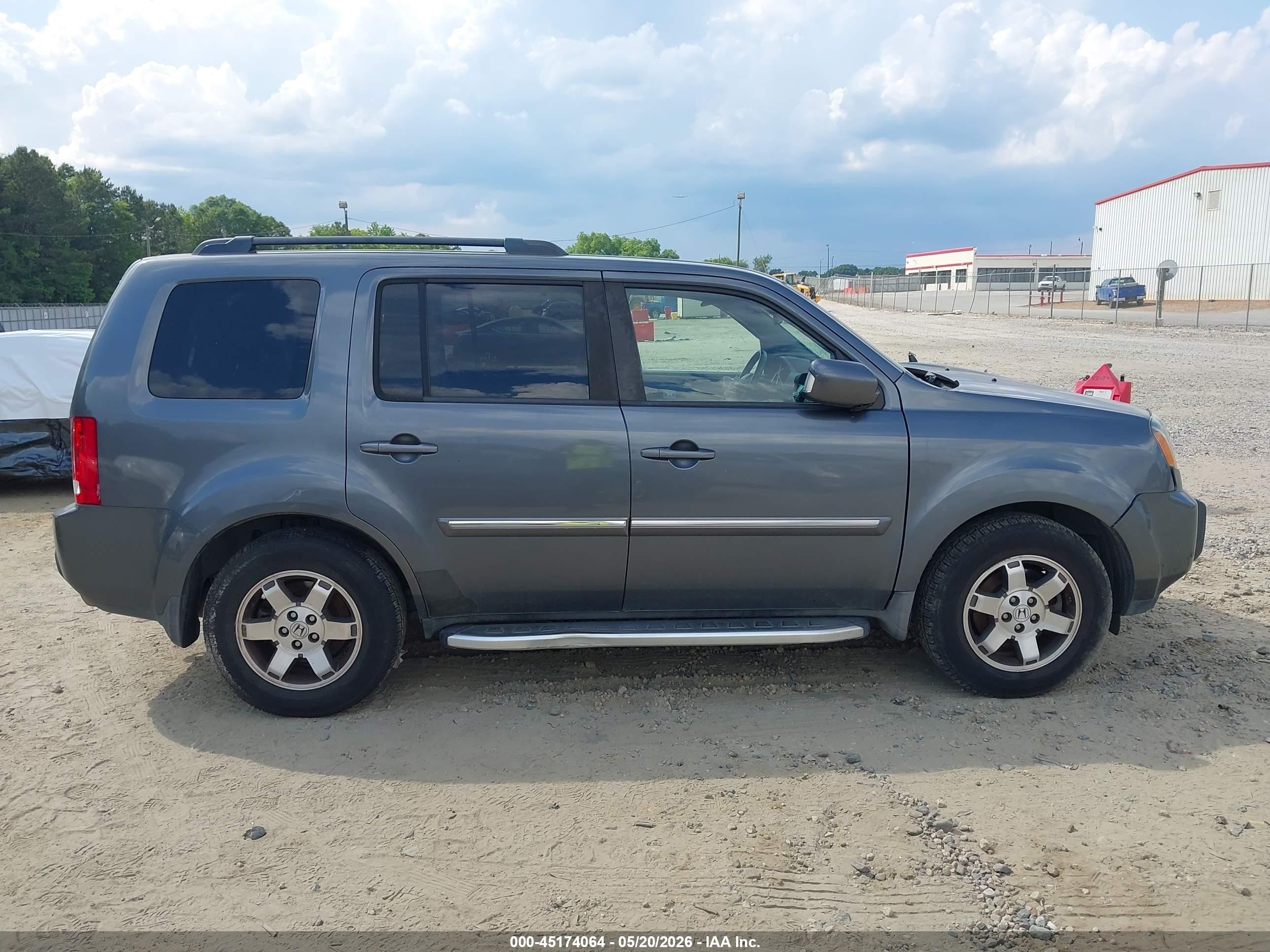 2010 Honda Pilot Touring Gray vin: 5FNYF3H93AB007484