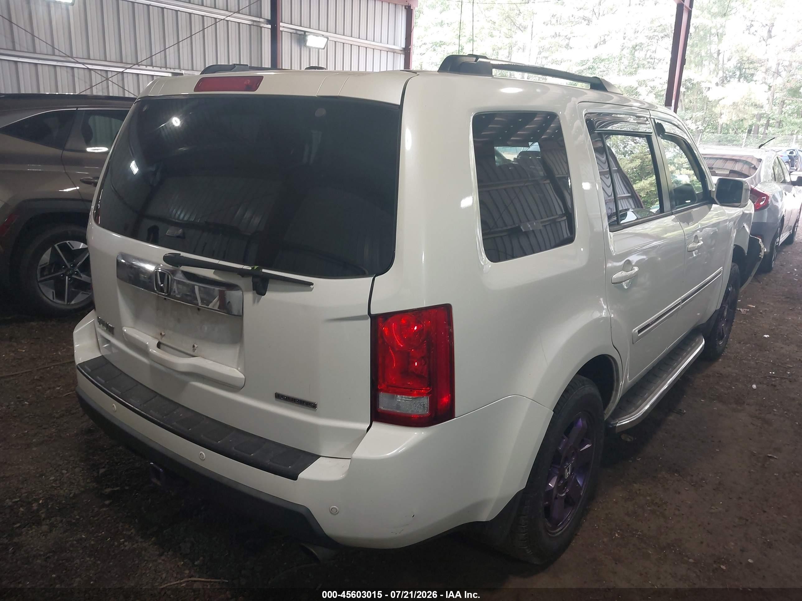2011 Honda Pilot Touring Белый vin: 5FNYF3H93BB012167