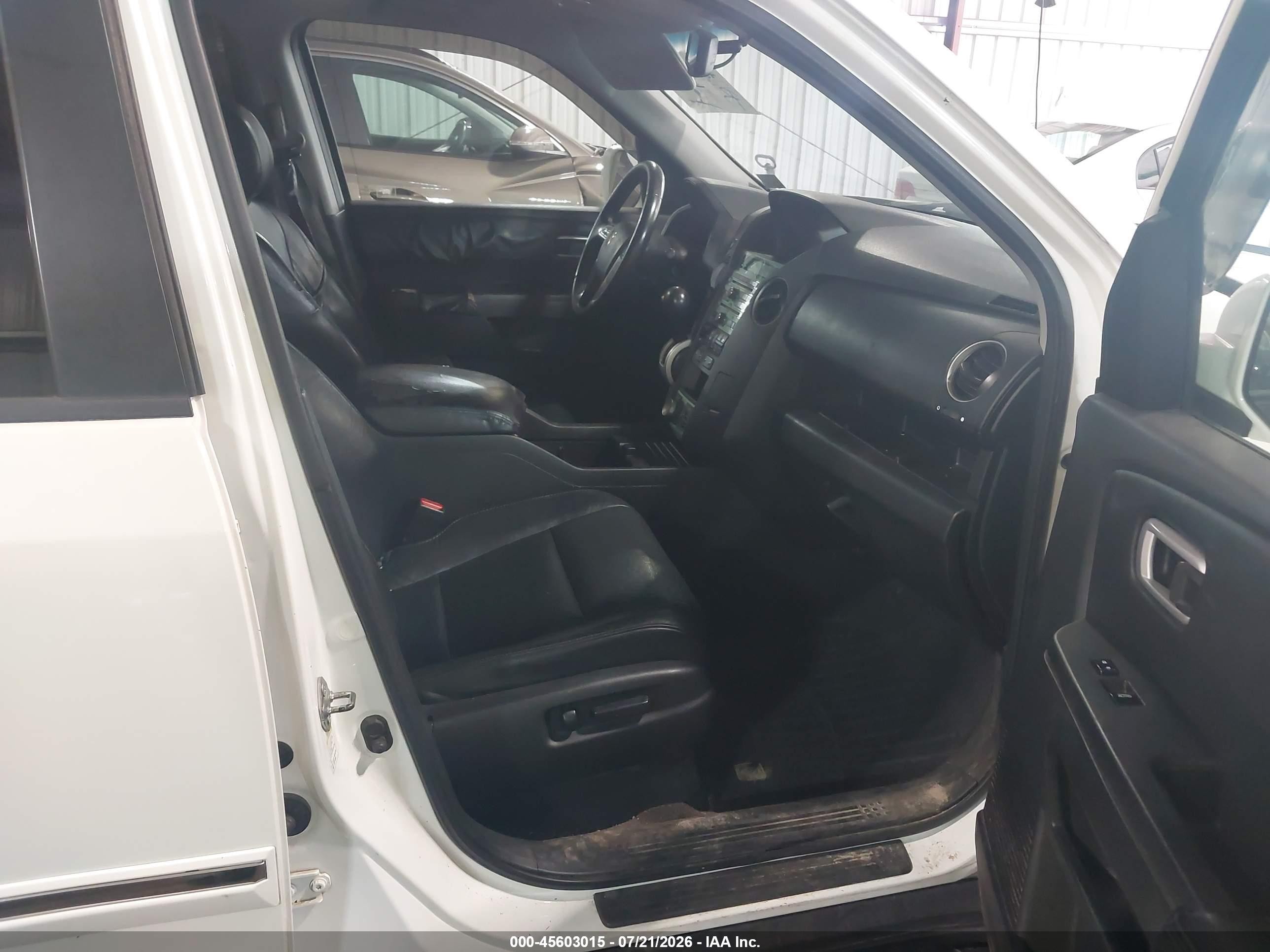 2011 Honda Pilot Touring Белый vin: 5FNYF3H93BB012167