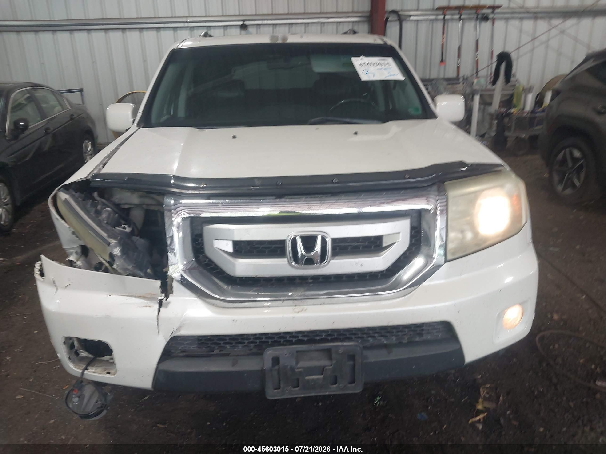 2011 Honda Pilot Touring Белый vin: 5FNYF3H93BB012167