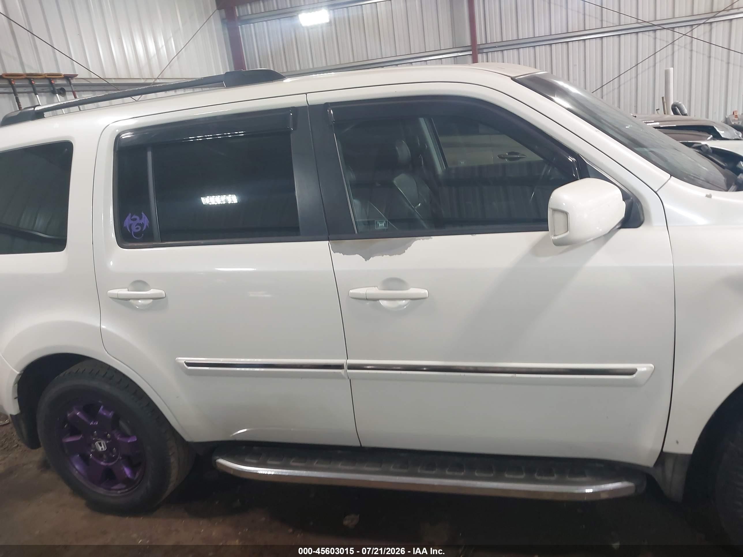 2011 Honda Pilot Touring Белый vin: 5FNYF3H93BB012167