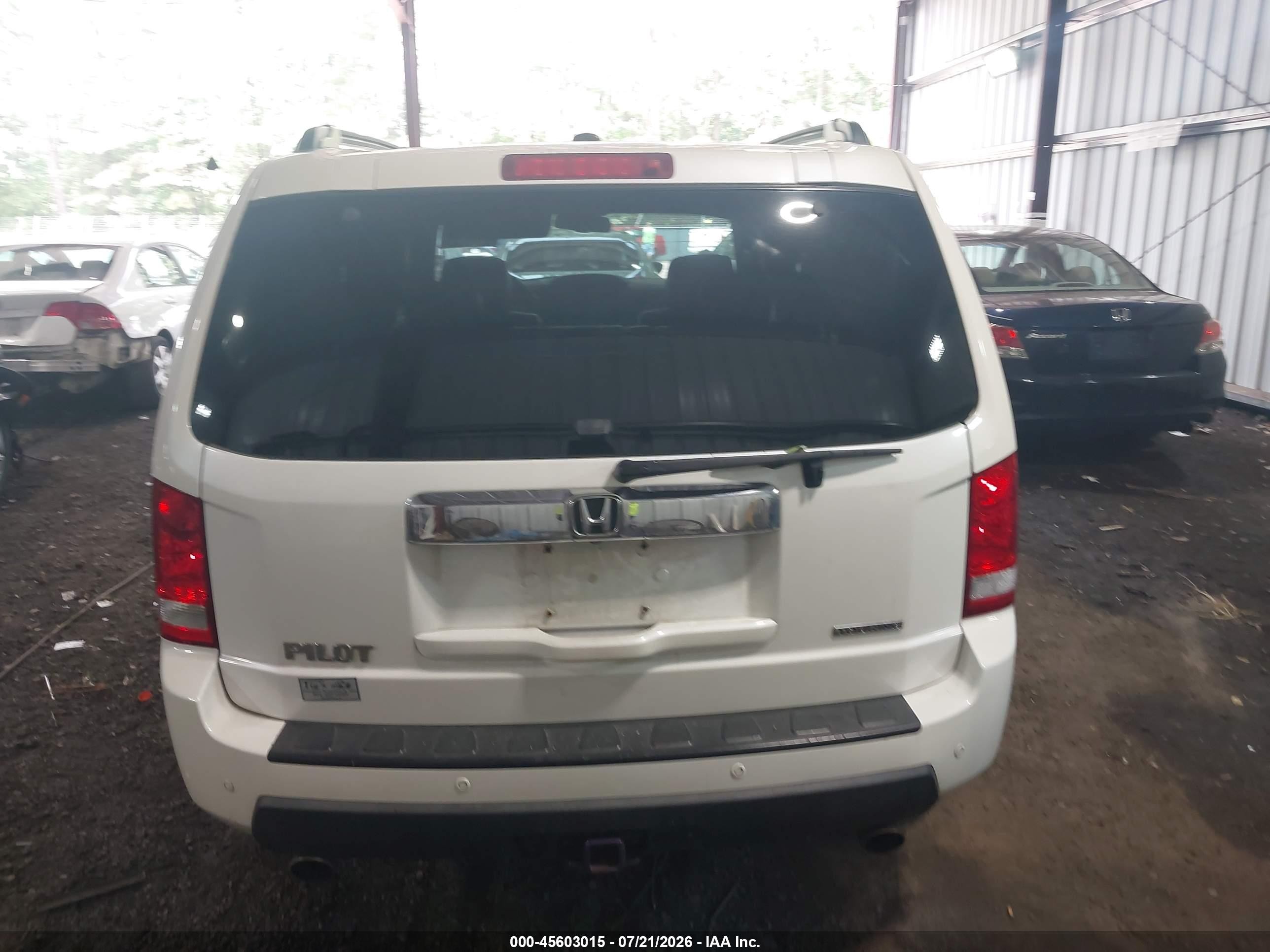 2011 Honda Pilot Touring Белый vin: 5FNYF3H93BB012167