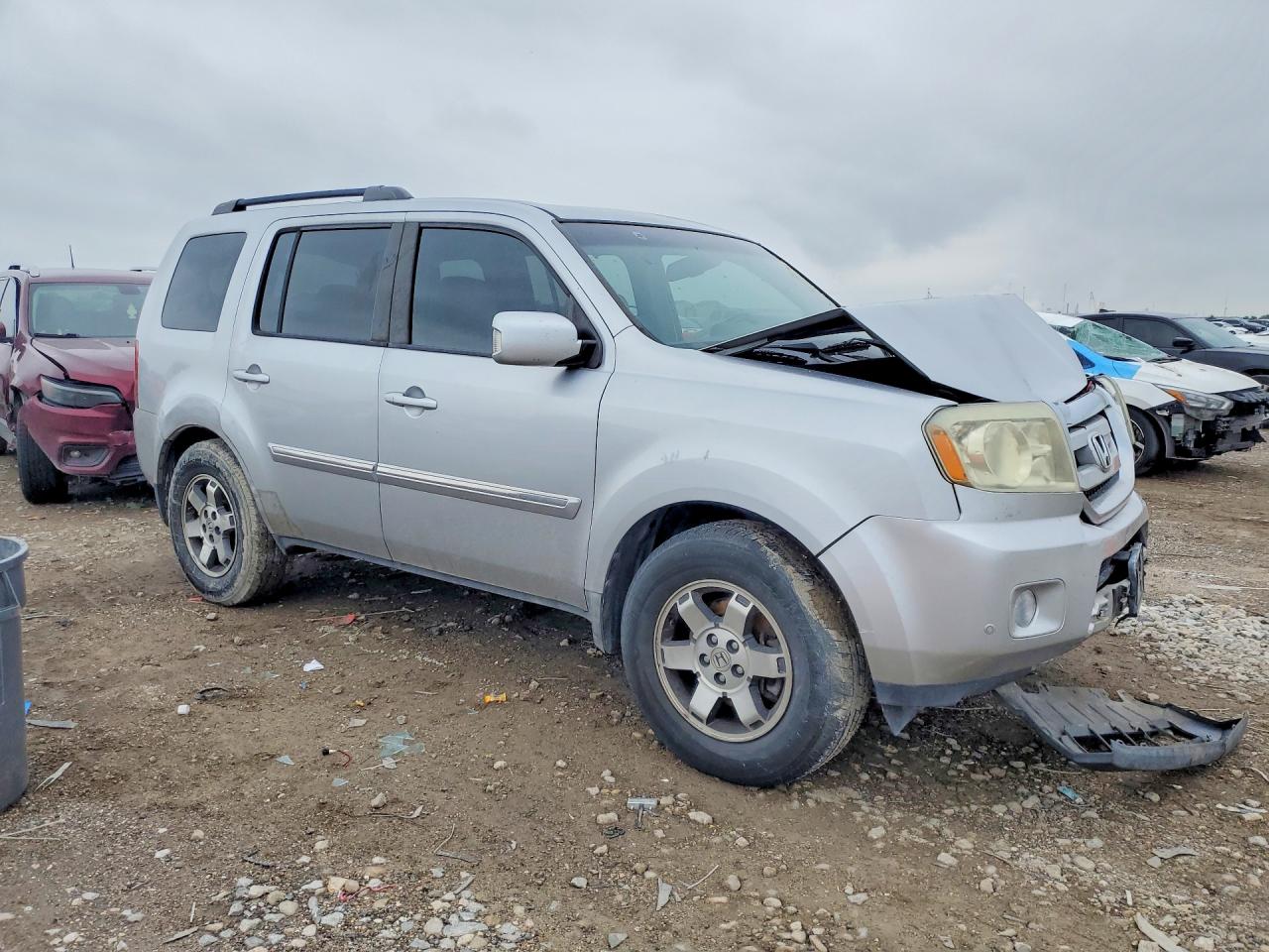 2011 Honda Pilot Touring Silver vin: 5FNYF3H93BB030491