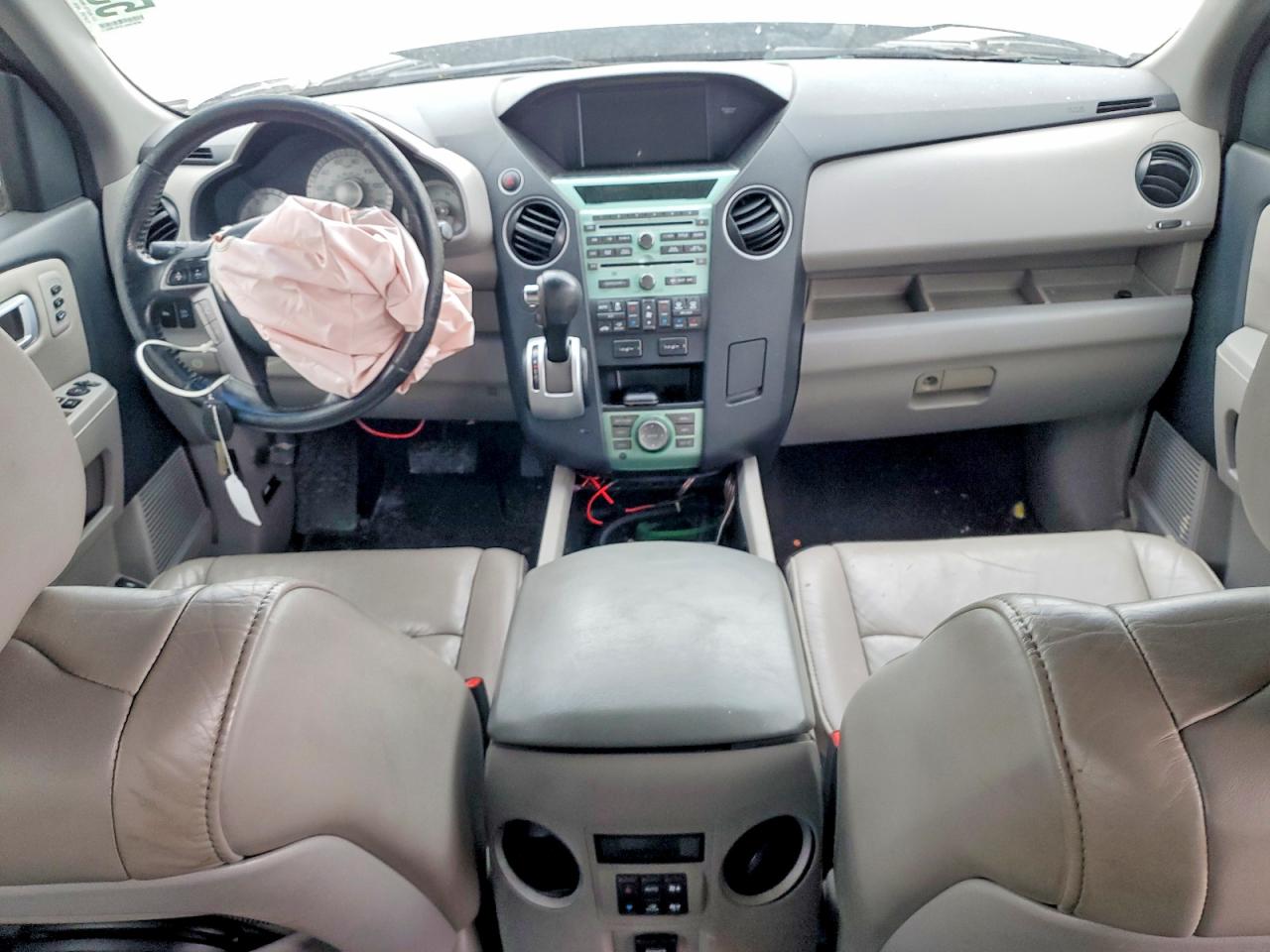 2011 Honda Pilot Touring Silver vin: 5FNYF3H93BB030491