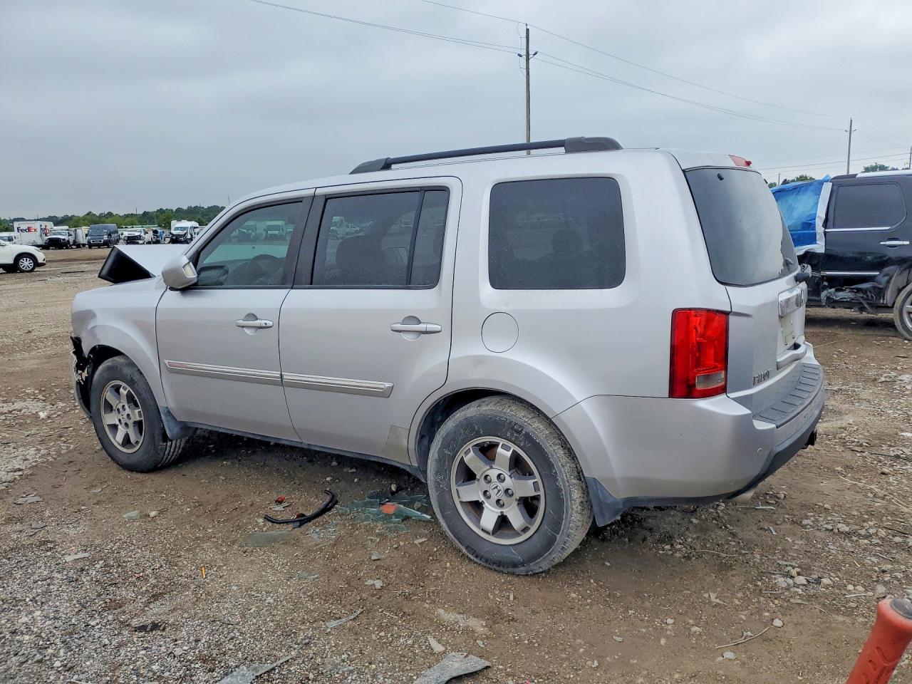 2011 Honda Pilot Touring Silver vin: 5FNYF3H93BB030491