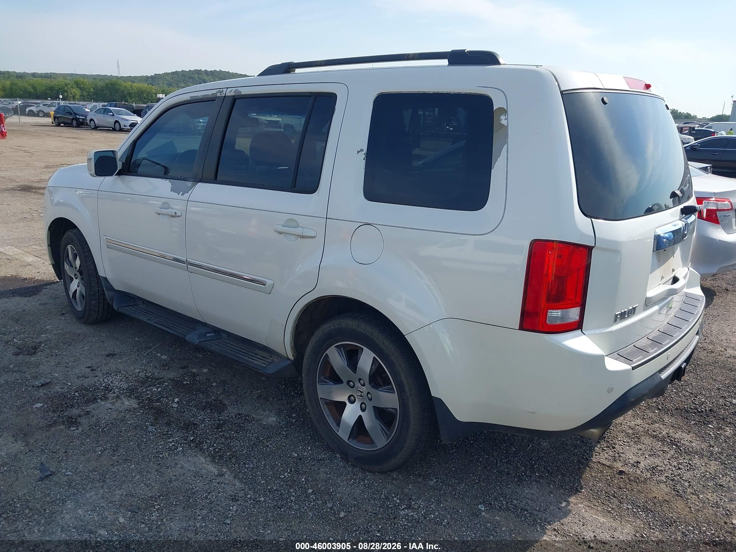 2012 Honda Pilot Touring White vin: 5FNYF3H93CB007259