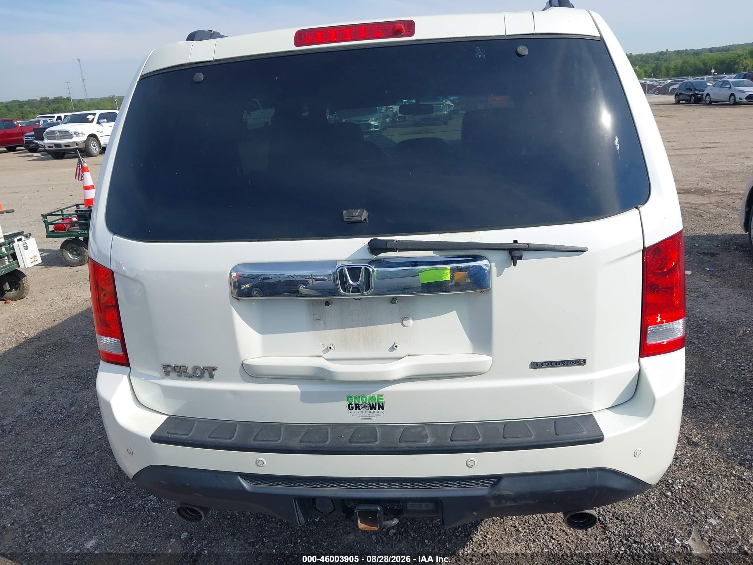 2012 Honda Pilot Touring White vin: 5FNYF3H93CB007259