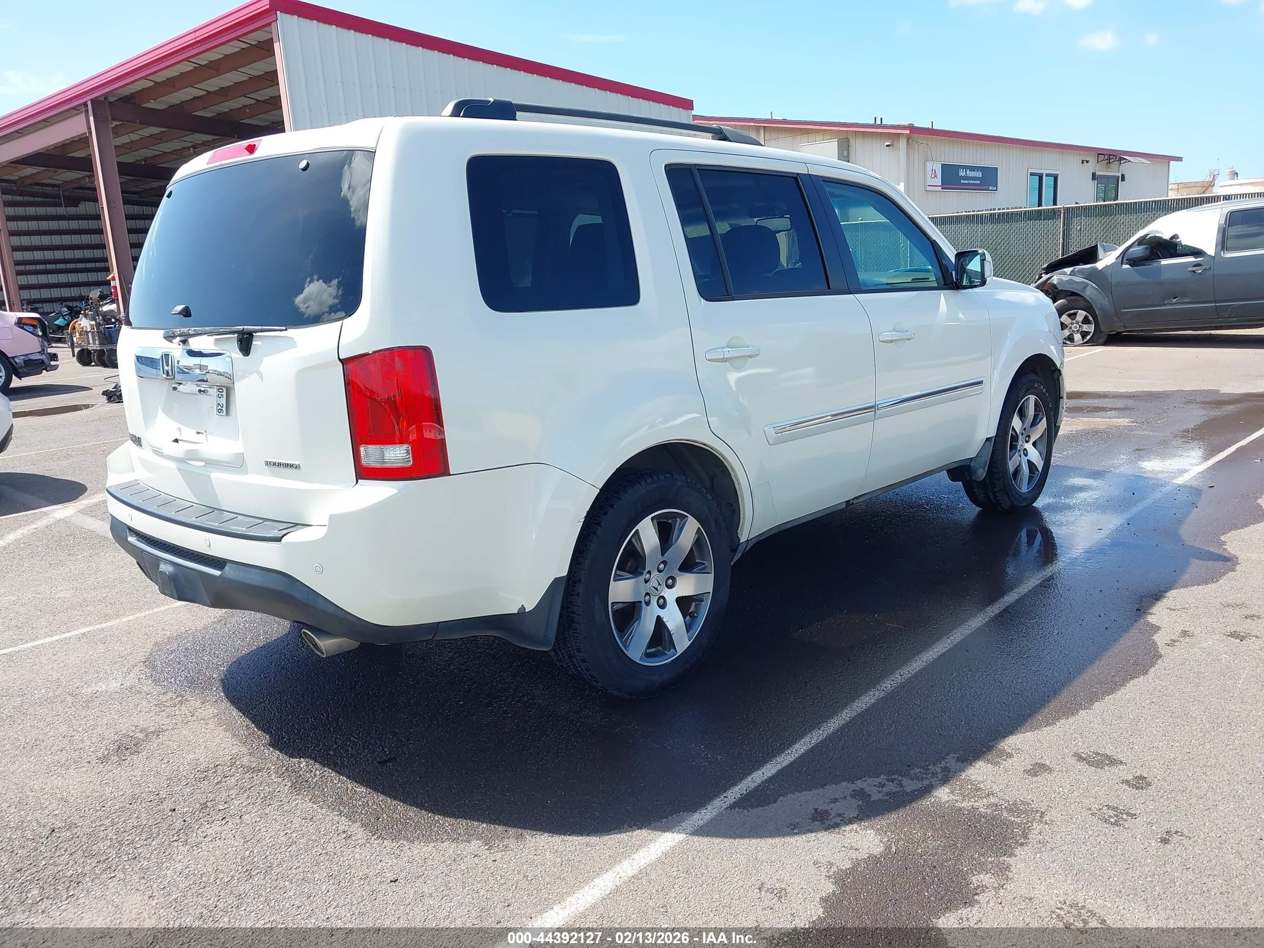 2012 Honda Pilot Touring Белый vin: 5FNYF3H93CB008251