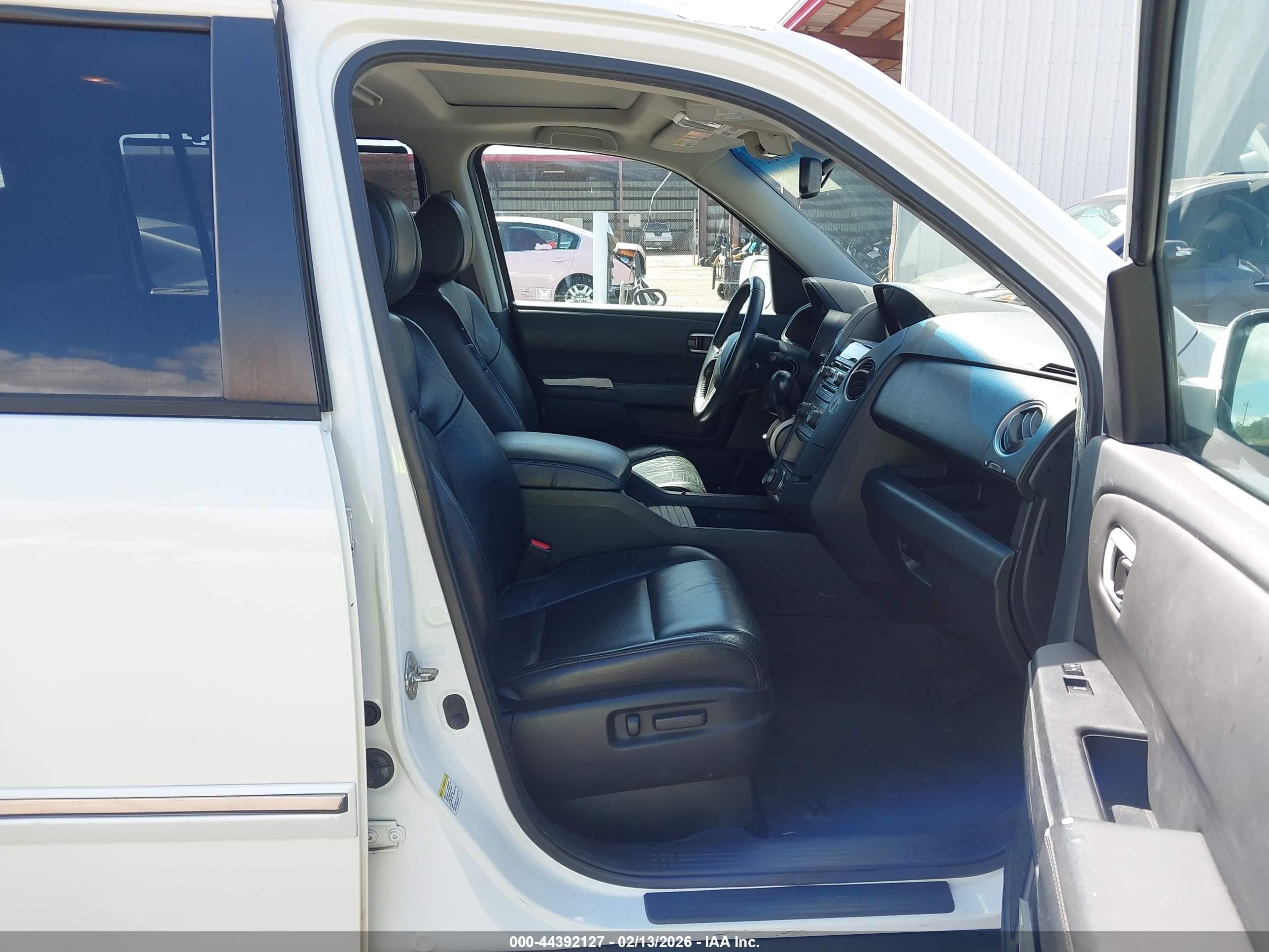 2012 Honda Pilot Touring Белый vin: 5FNYF3H93CB008251