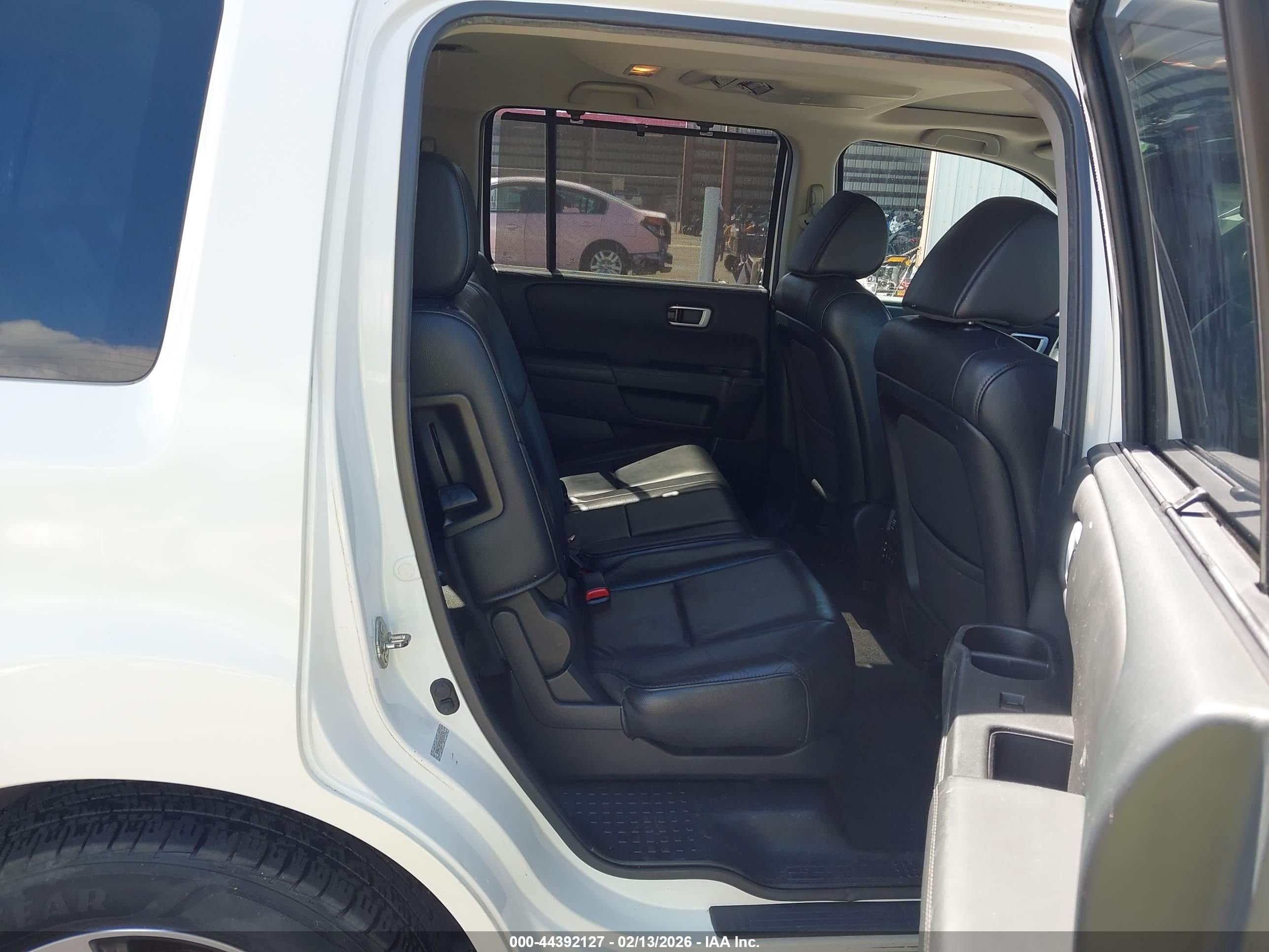 2012 Honda Pilot Touring Белый vin: 5FNYF3H93CB008251