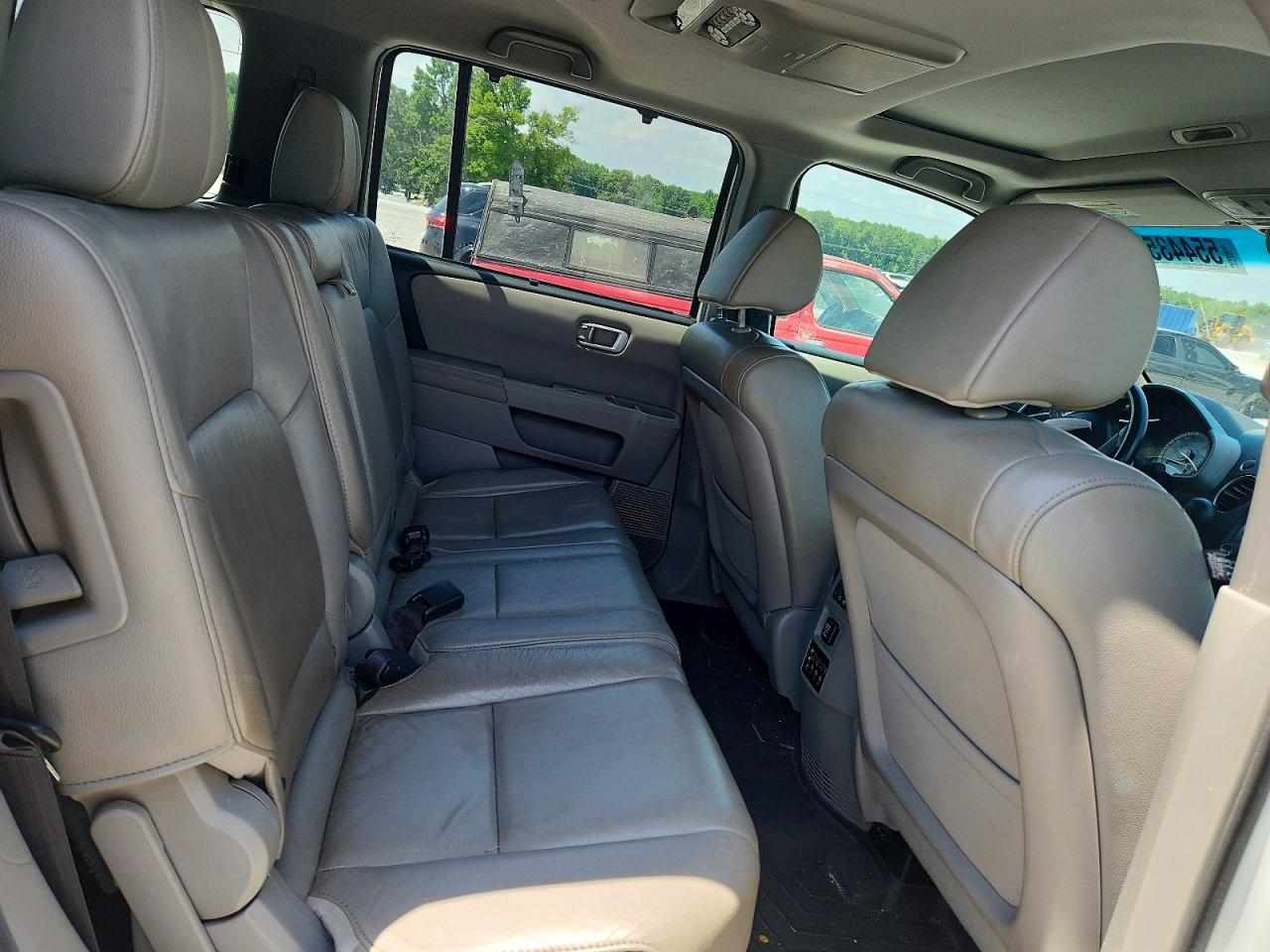 2012 Hond Pilot White vin: 5FNYF3H93CB023364