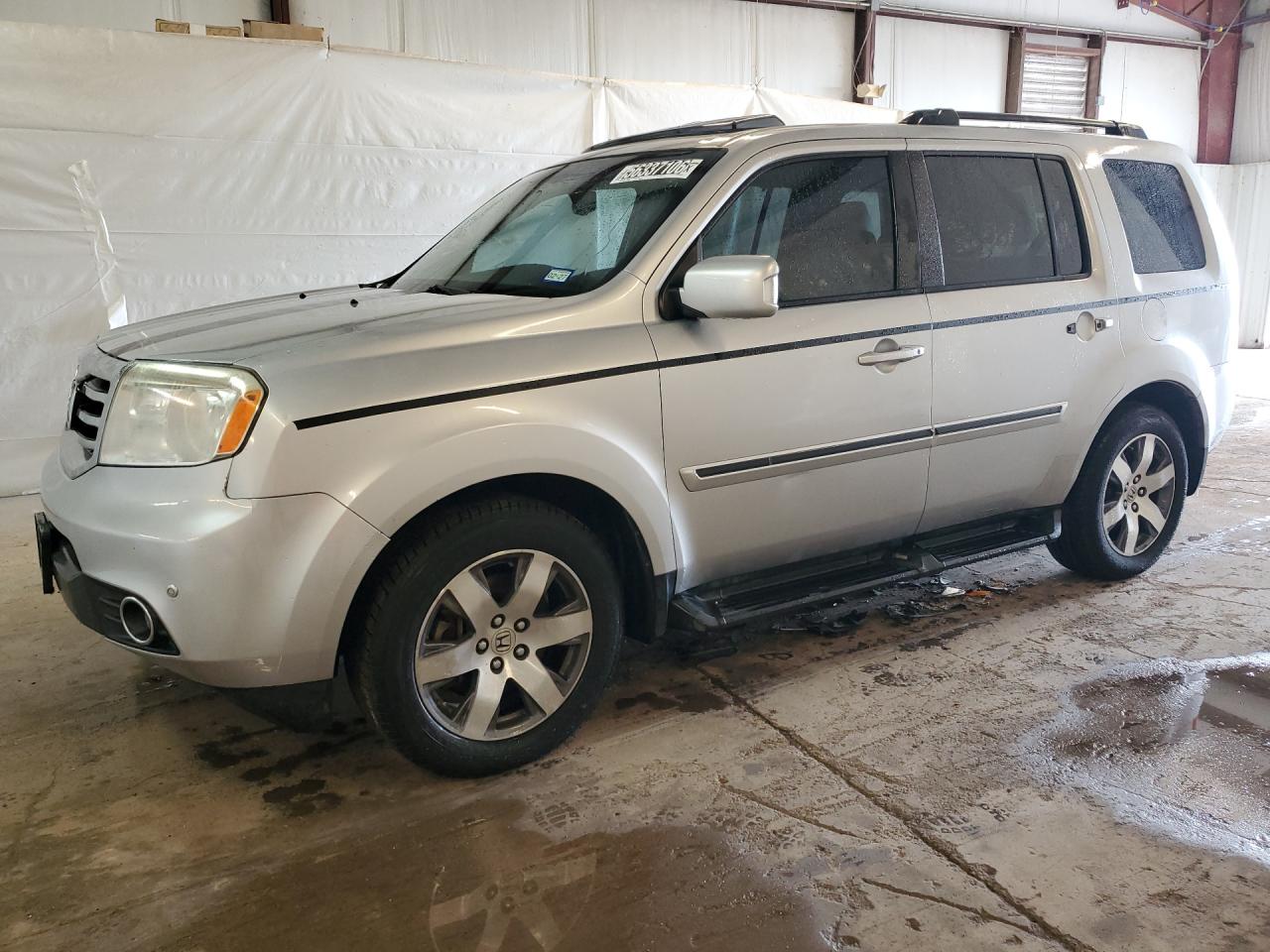 2015 Honda Pilot Touring Silver vin: 5FNYF3H93FB001031 Damage: Left Front Door, Dent(S) W/No Paint Dmg, 2 To 3 Inches