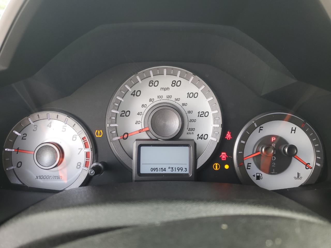 2015 Honda Pilot Touring Silver vin: 5FNYF3H93FB001031 Damage: Warning - Tire Pressure, On, Unacceptable