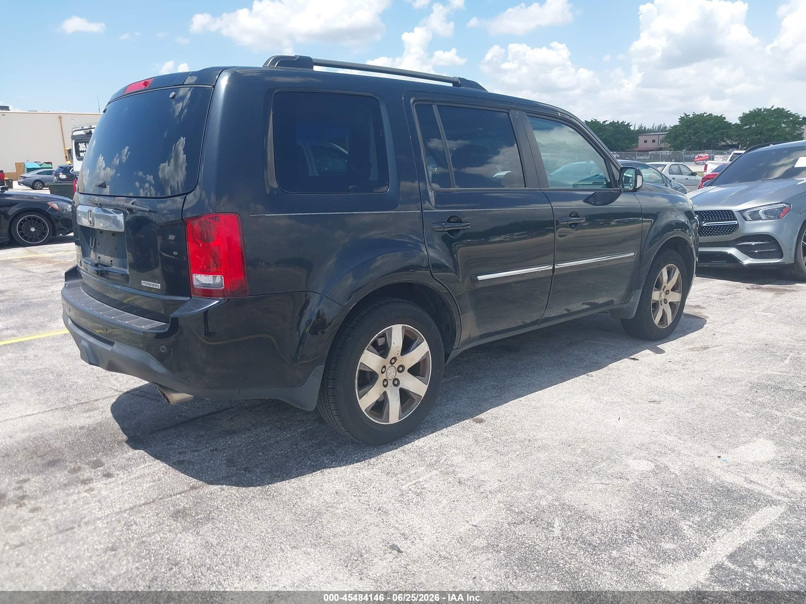 2015 Honda Pilot Touring Black vin: 5FNYF3H93FB024678