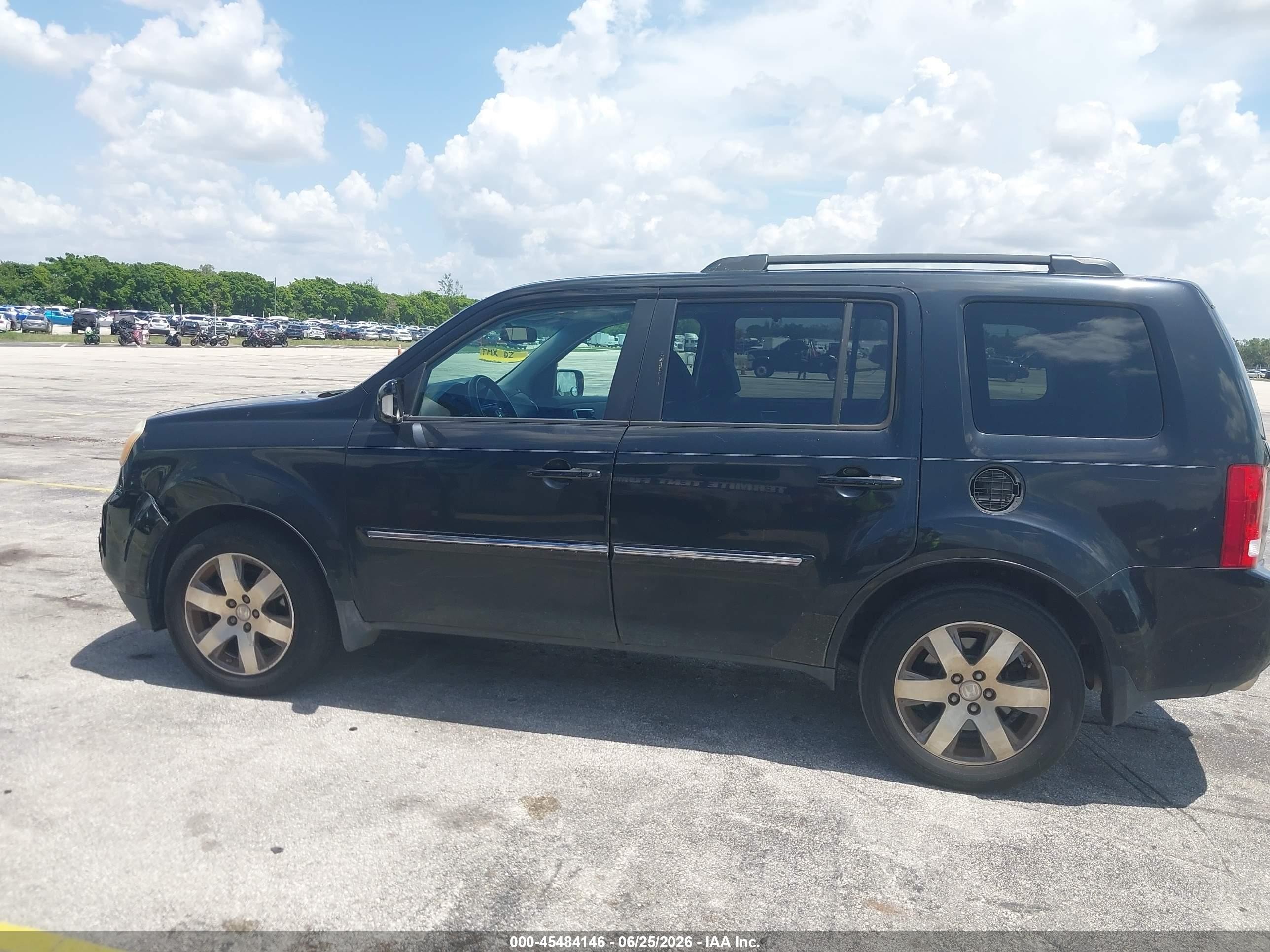 2015 Honda Pilot Touring Black vin: 5FNYF3H93FB024678
