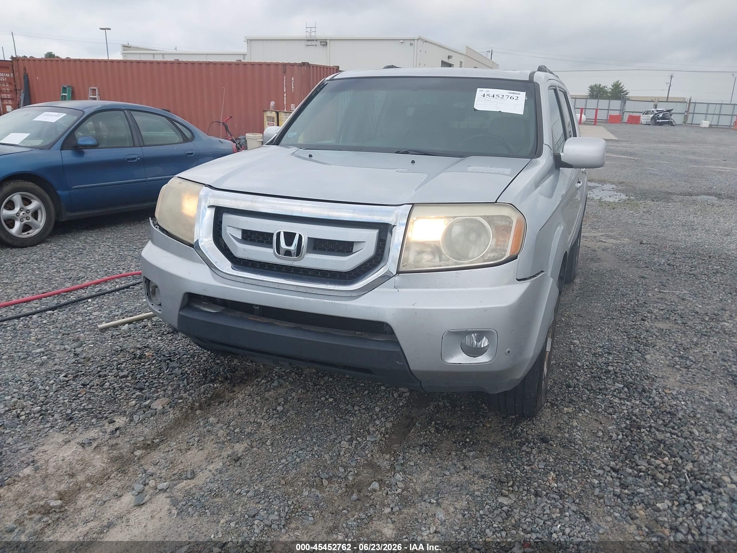 2011 Honda Pilot Touring Silver vin: 5FNYF3H94BB035487