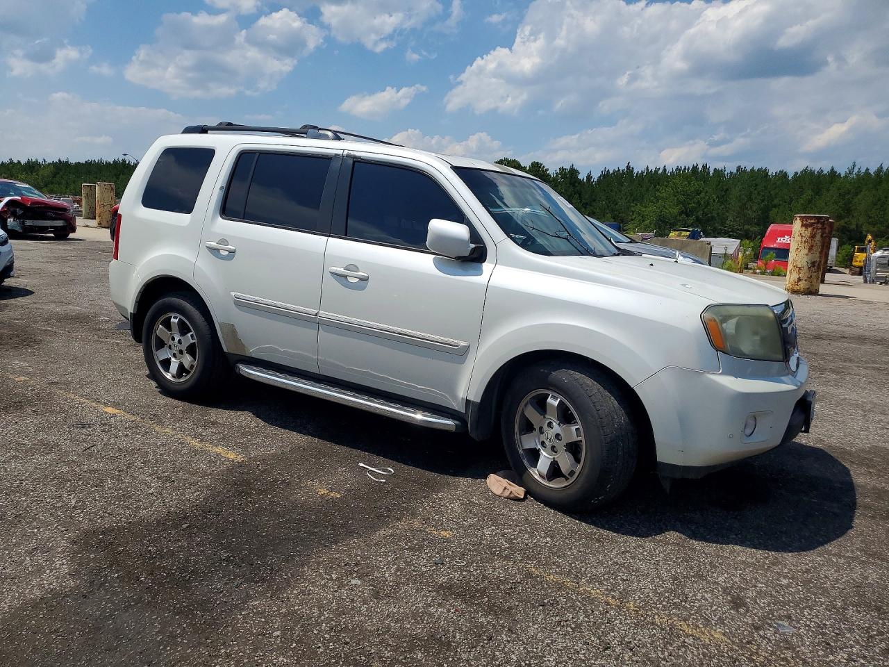 2011 Honda Pilot Touring White vin: 5FNYF3H94BB046196