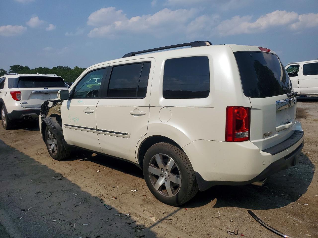 2012 Honda Pilot Touring White vin: 5FNYF3H94CB033157