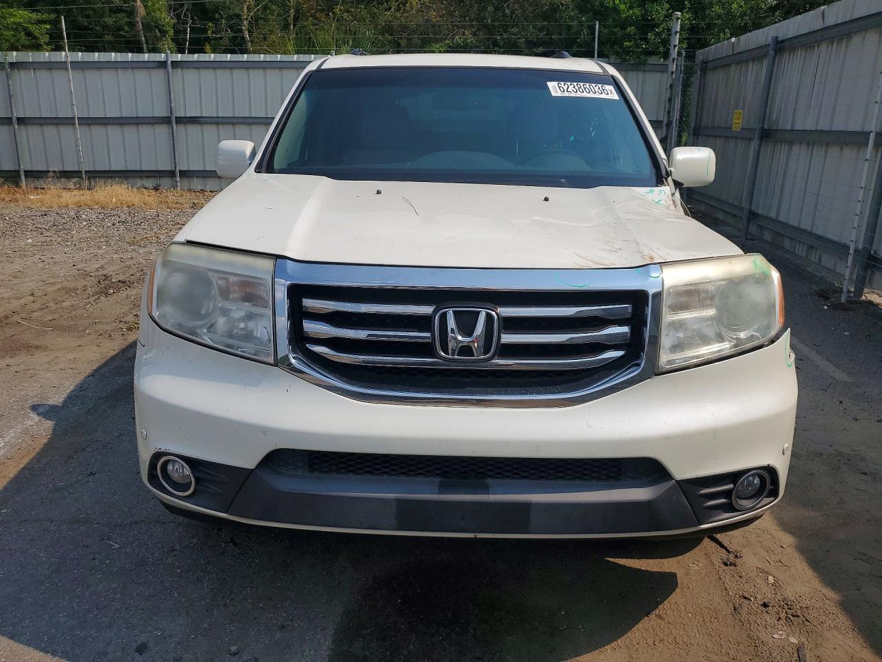 2012 Honda Pilot Touring White vin: 5FNYF3H94CB033157