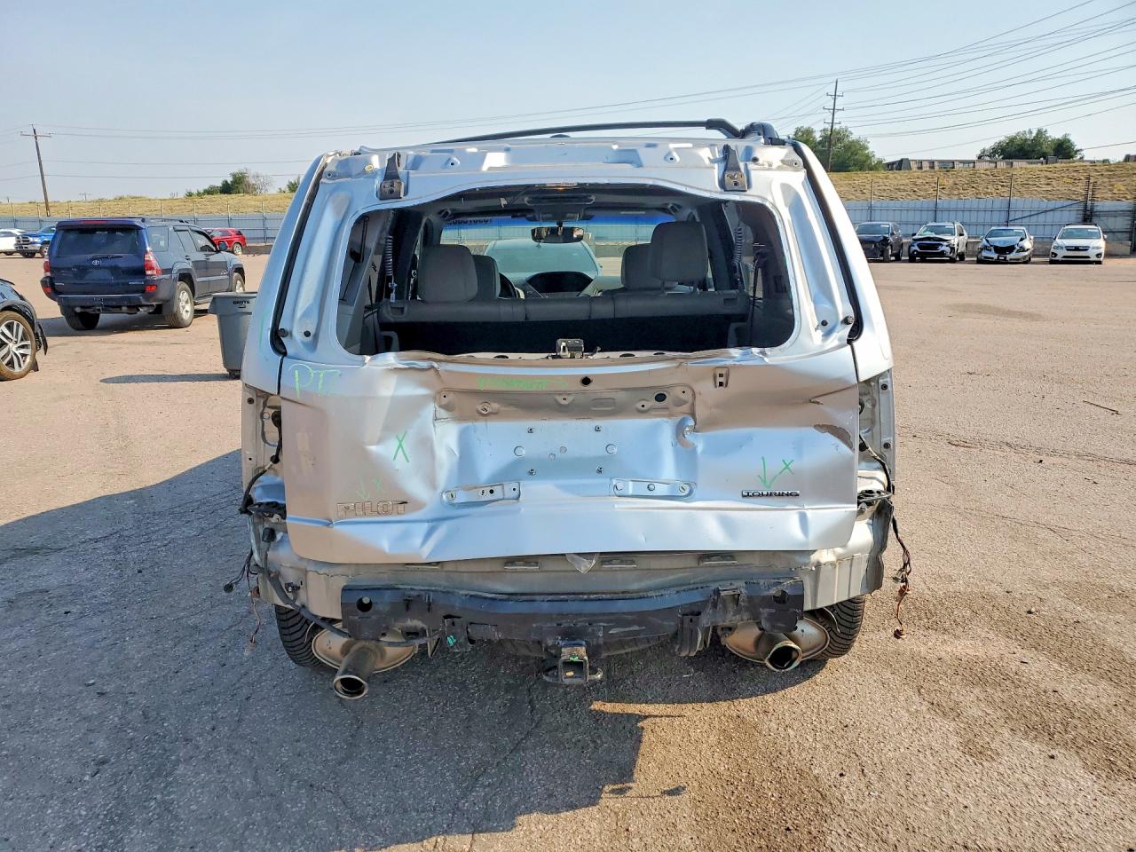 2014 Honda Pilot Touring Silver vin: 5FNYF3H94EB018208