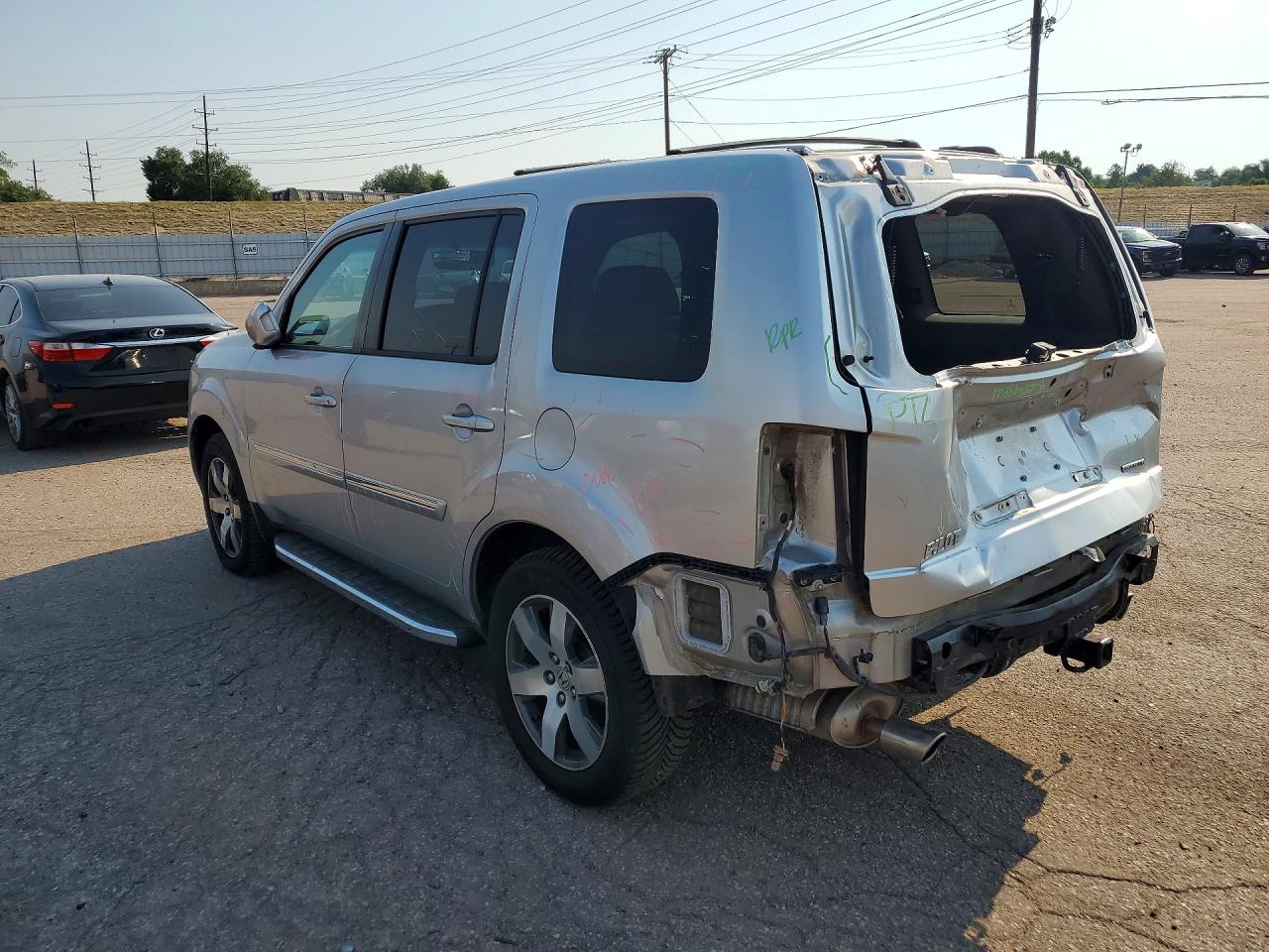 2014 Honda Pilot Touring Silver vin: 5FNYF3H94EB018208