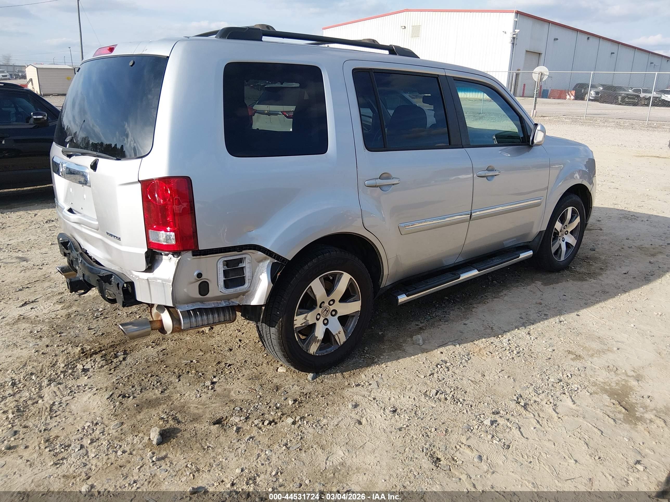 2015 Honda Pilot Touring Серебряный vin: 5FNYF3H94FB008439