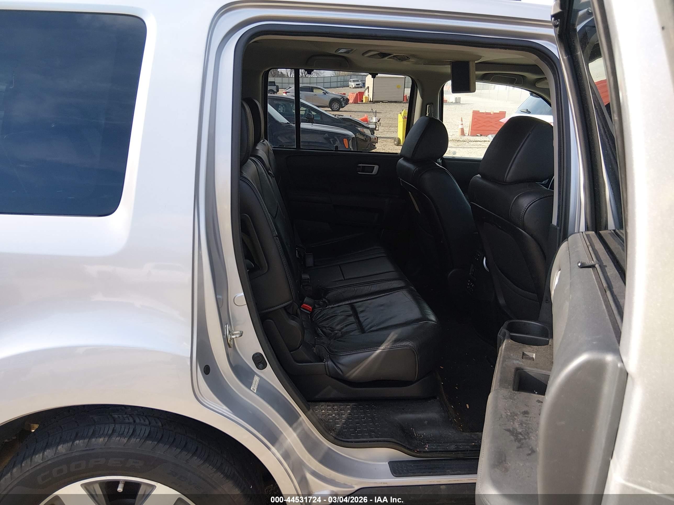 2015 Honda Pilot Touring Серебряный vin: 5FNYF3H94FB008439