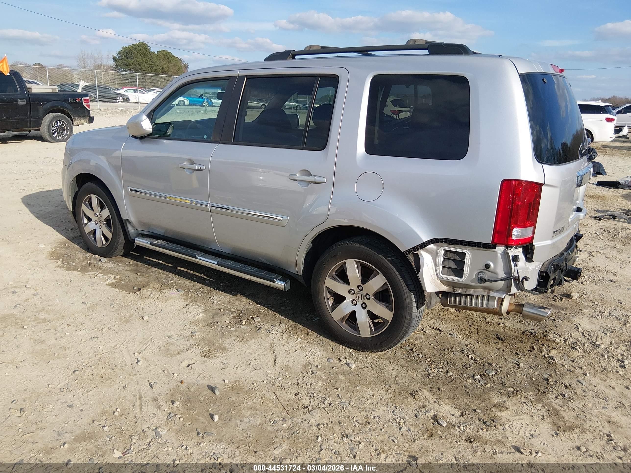2015 Honda Pilot Touring Серебряный vin: 5FNYF3H94FB008439