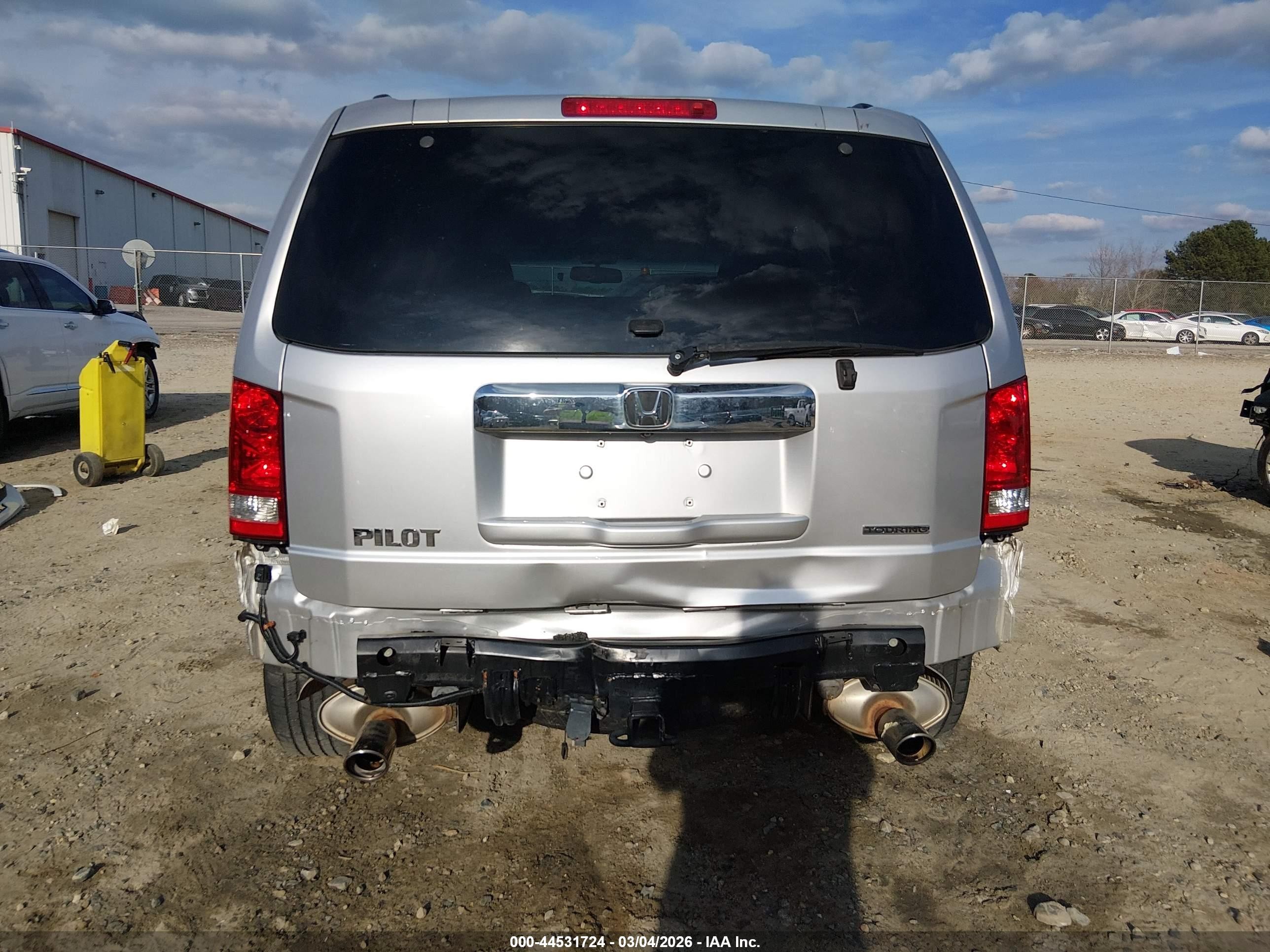 2015 Honda Pilot Touring Серебряный vin: 5FNYF3H94FB008439