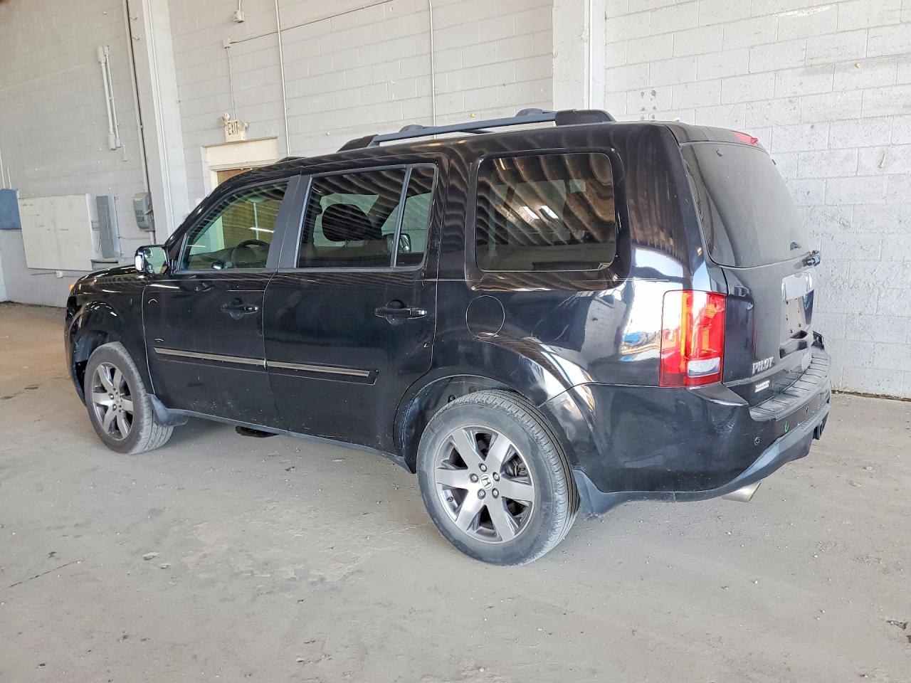 2015 Honda Pilot Touring Black vin: 5FNYF3H94FB012409