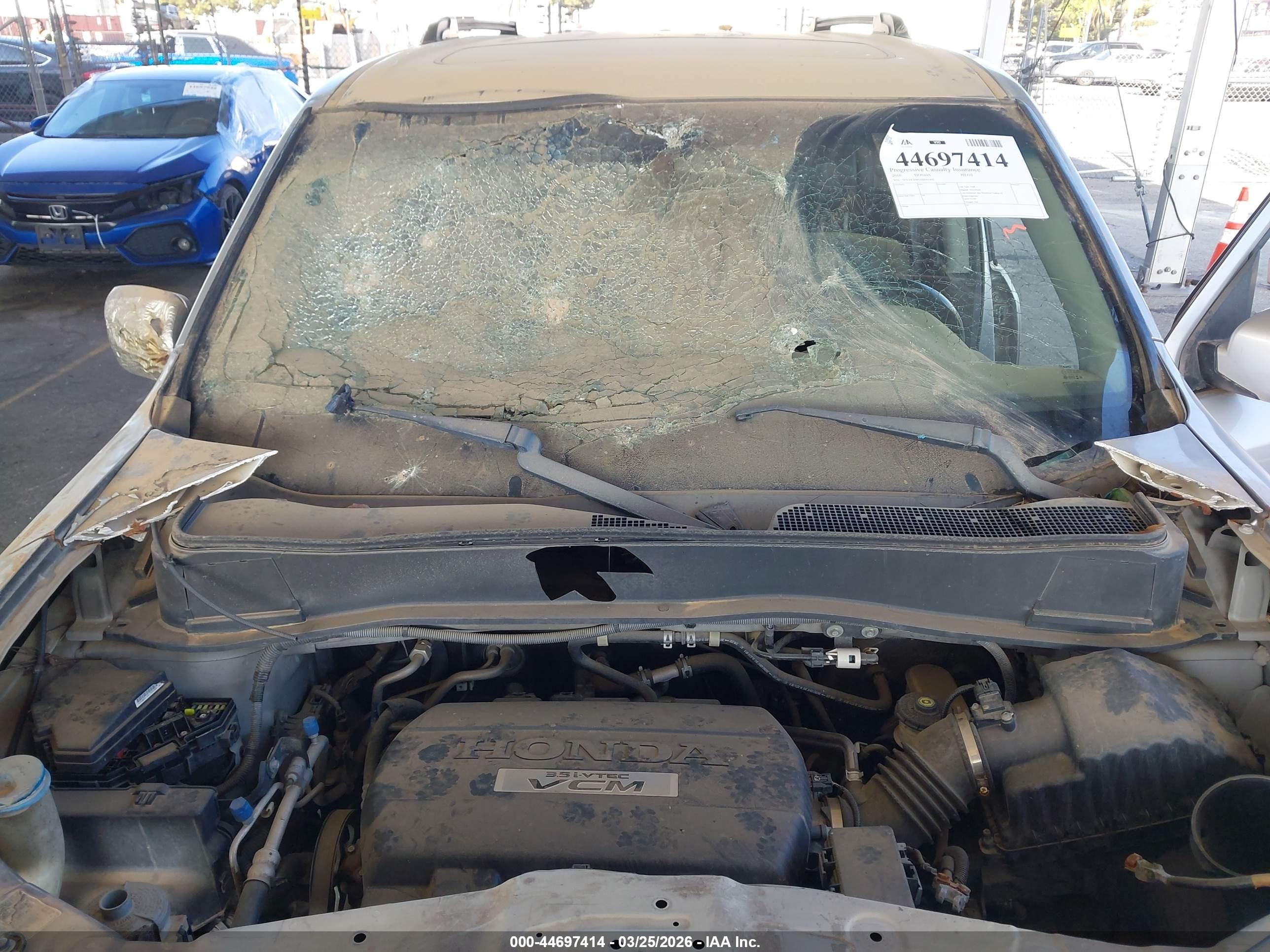 2010 Honda Pilot Touring Silver vin: 5FNYF3H95AB001492